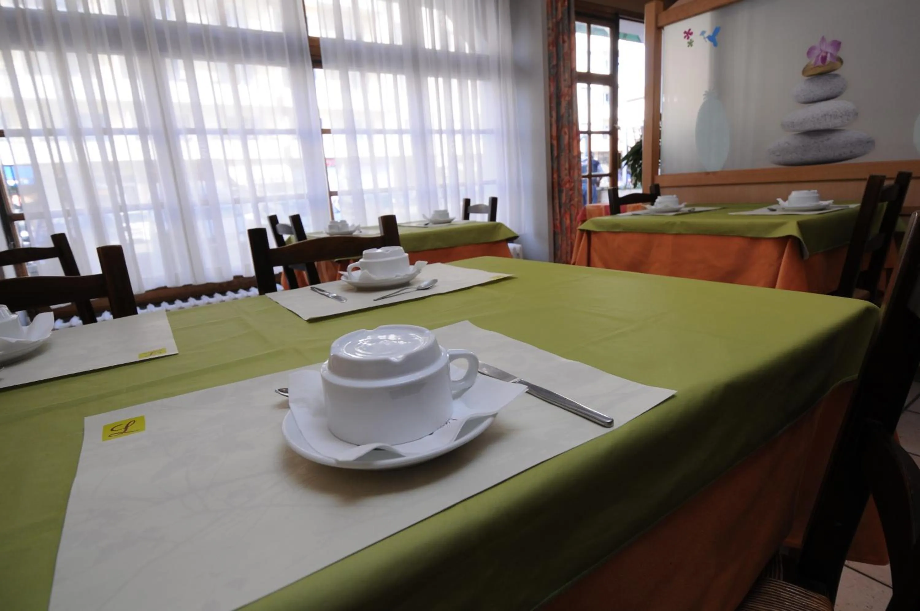 Breakfast in Logis Hôtel Restaurant Bellevue Annecy