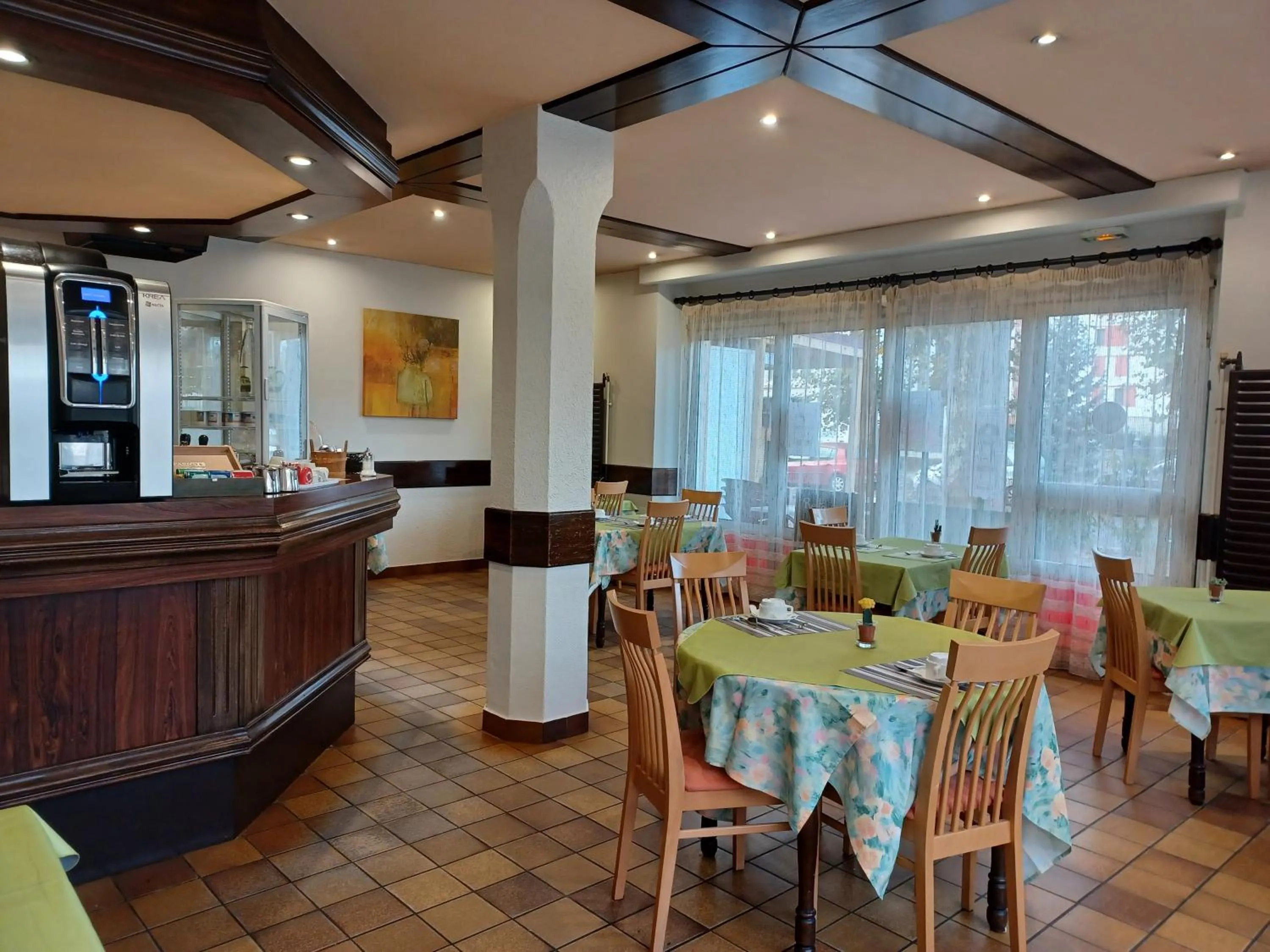 Breakfast in Logis Hôtel Restaurant Bellevue Annecy