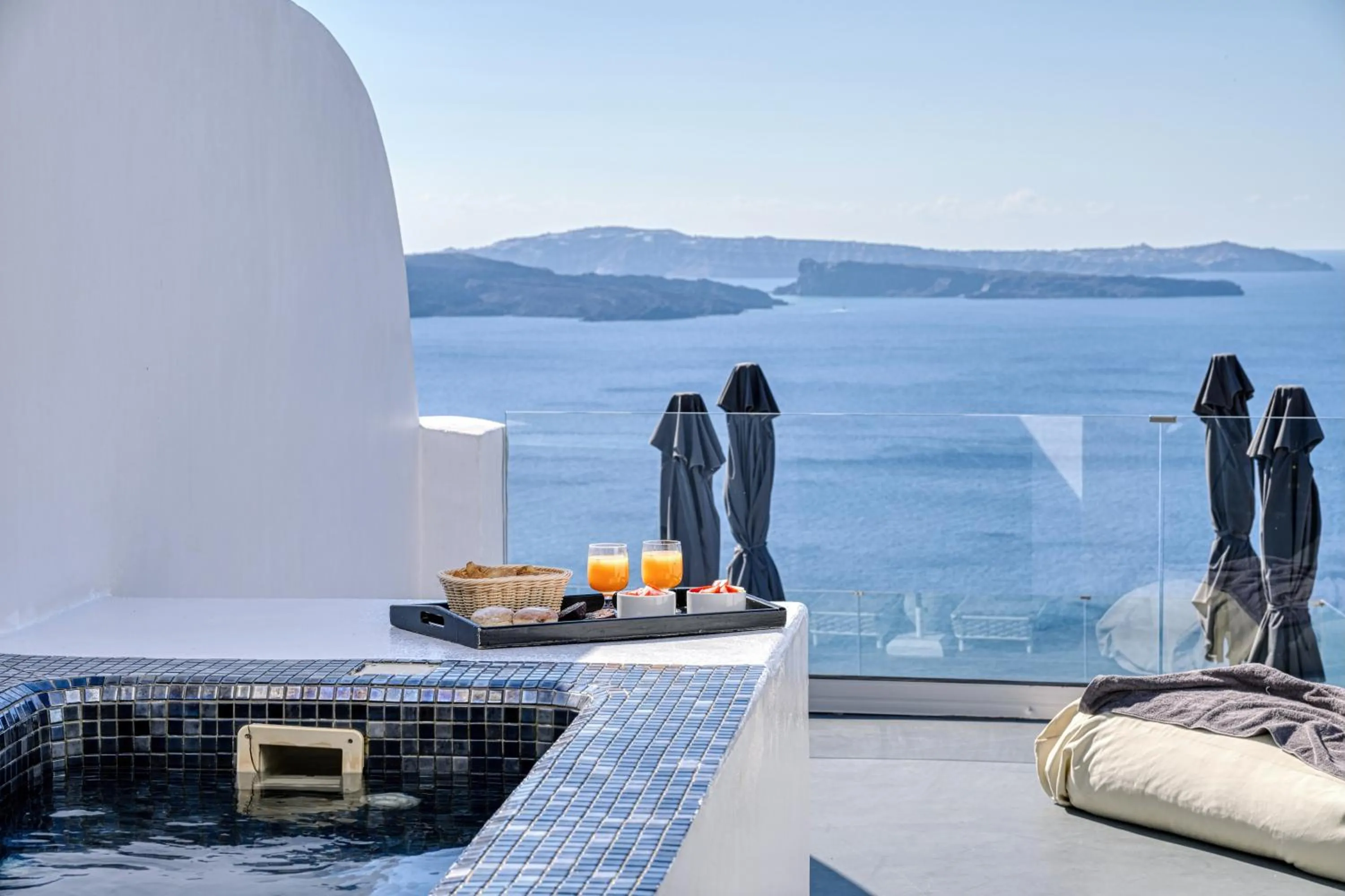 Hot Tub in Oia Suites