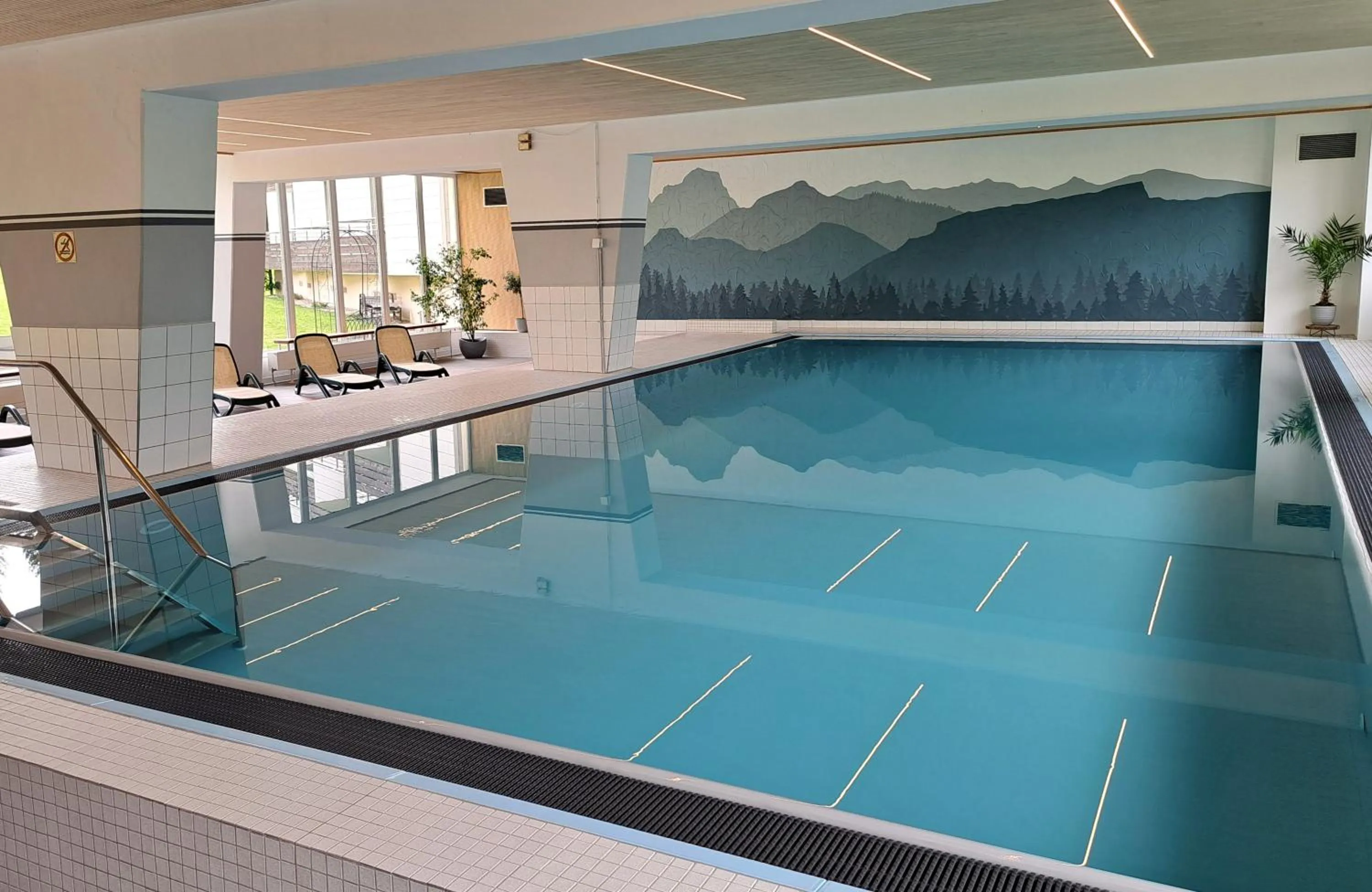 Swimming pool in Familienhotel Kleinwalsertal