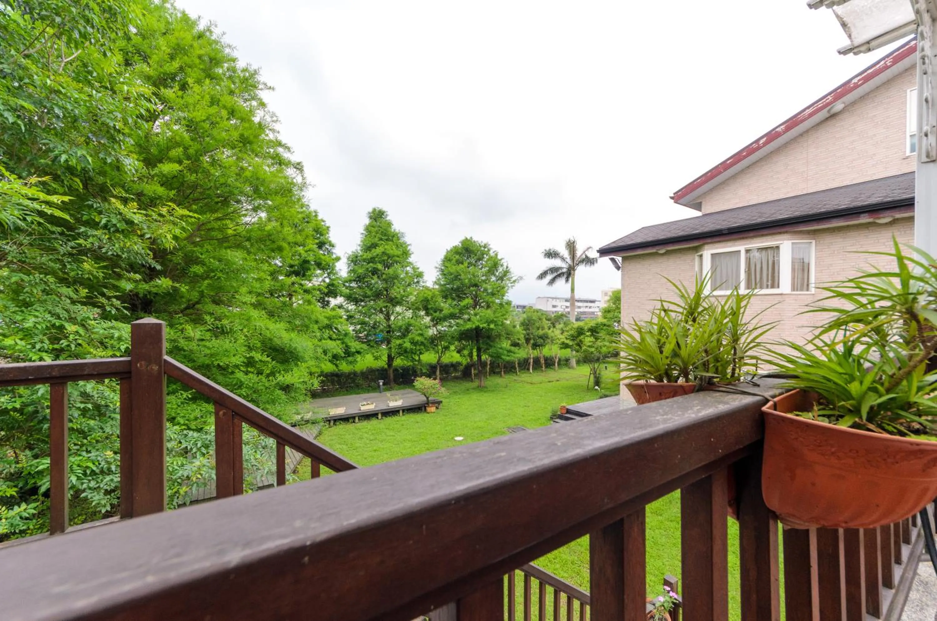 Property building in Yosemite Homestay