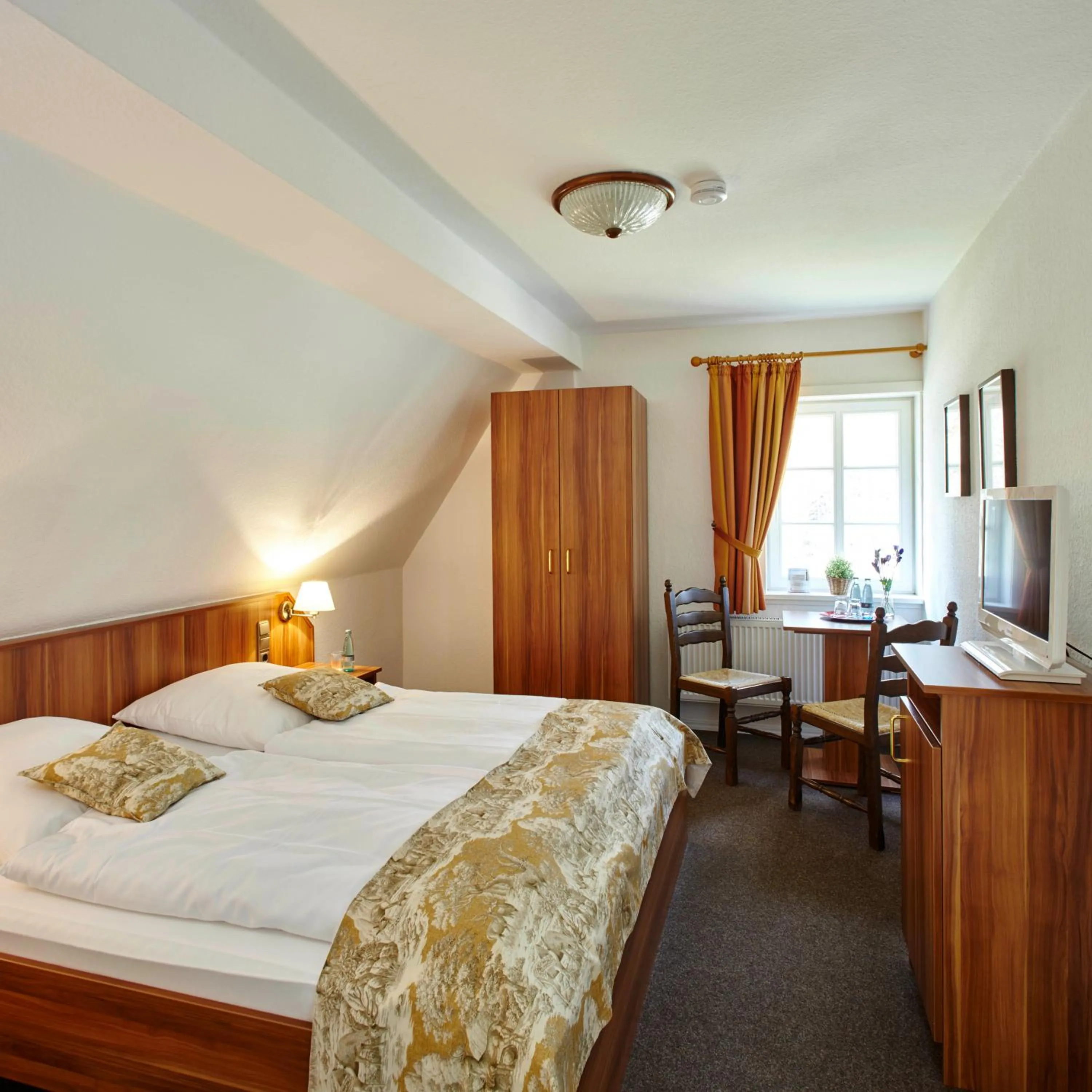 Photo of the whole room, Bed in Landhaus Haverbeckhof