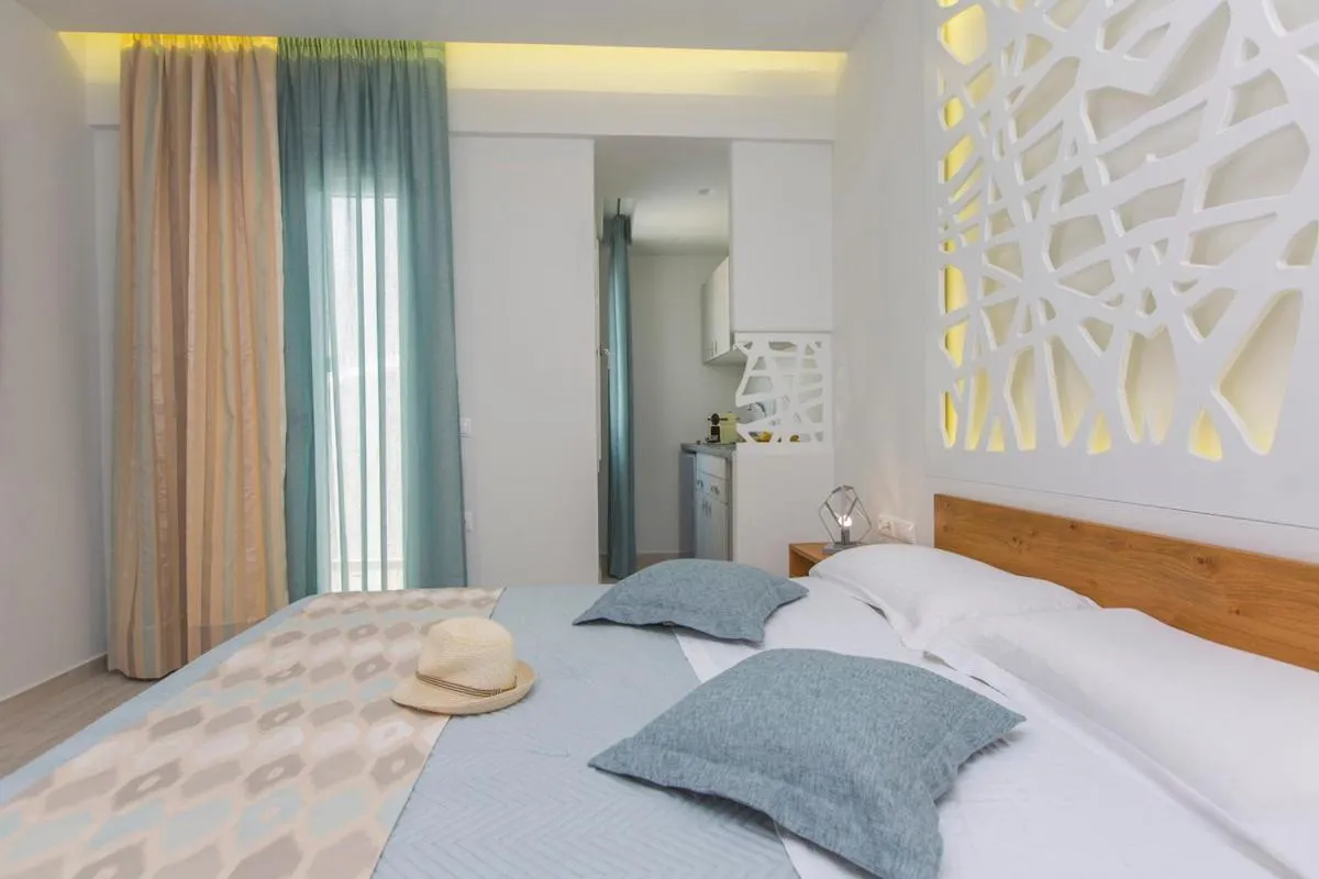 Bedroom, Bed in Glykeria