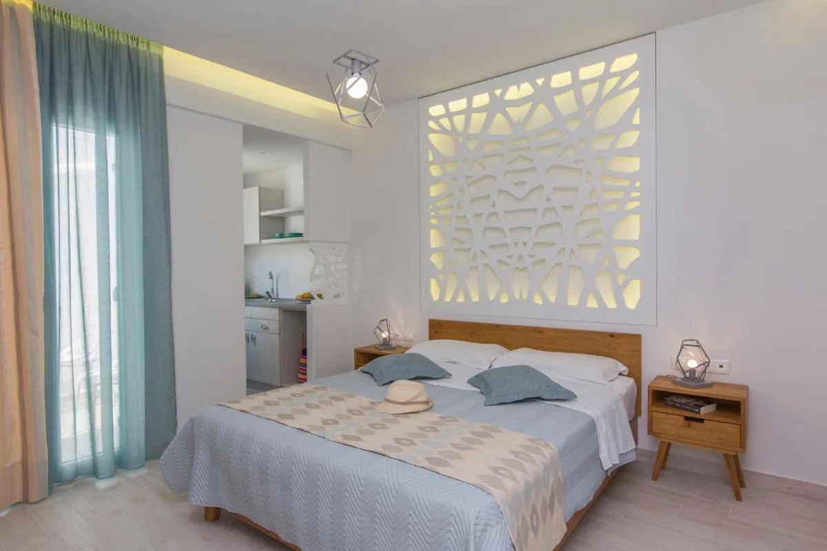 Bedroom, Bed in Glykeria