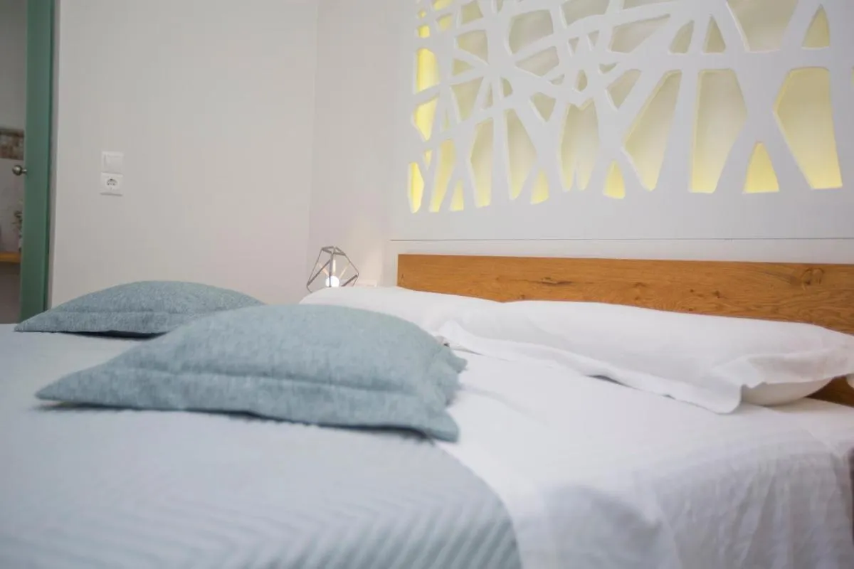 Bedroom, Bed in Glykeria