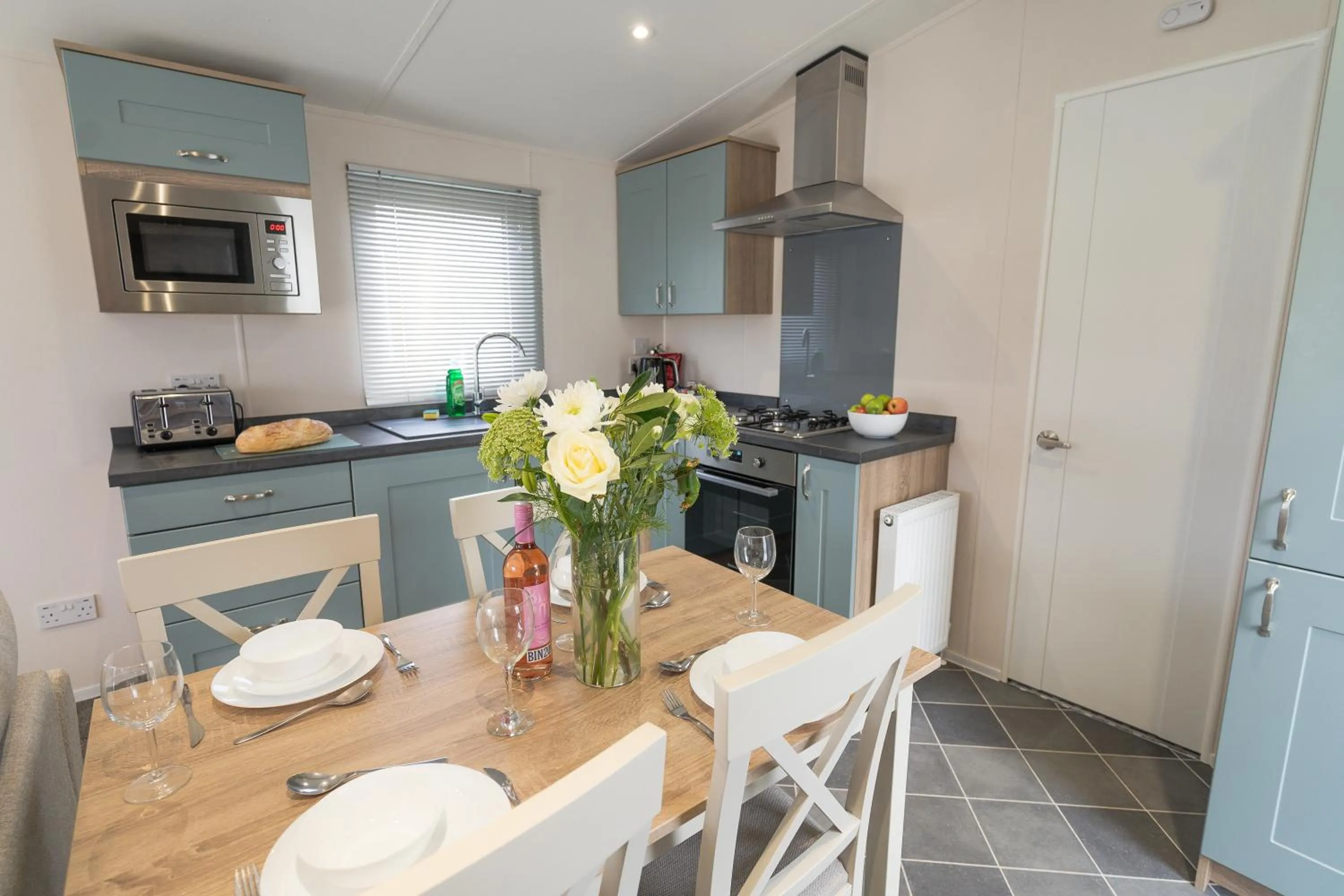Kitchen or kitchenette in Marine Holiday Park