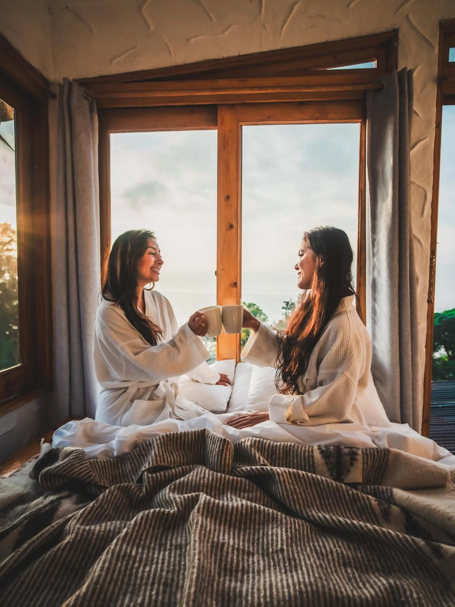 Bed in Lush Atitlán