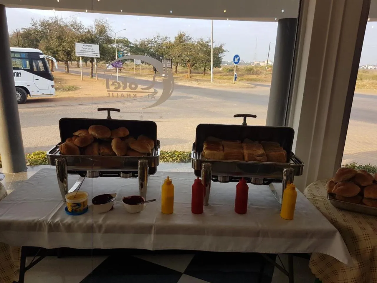 Restaurant/places to eat in Hotel Al-Khalil Matola