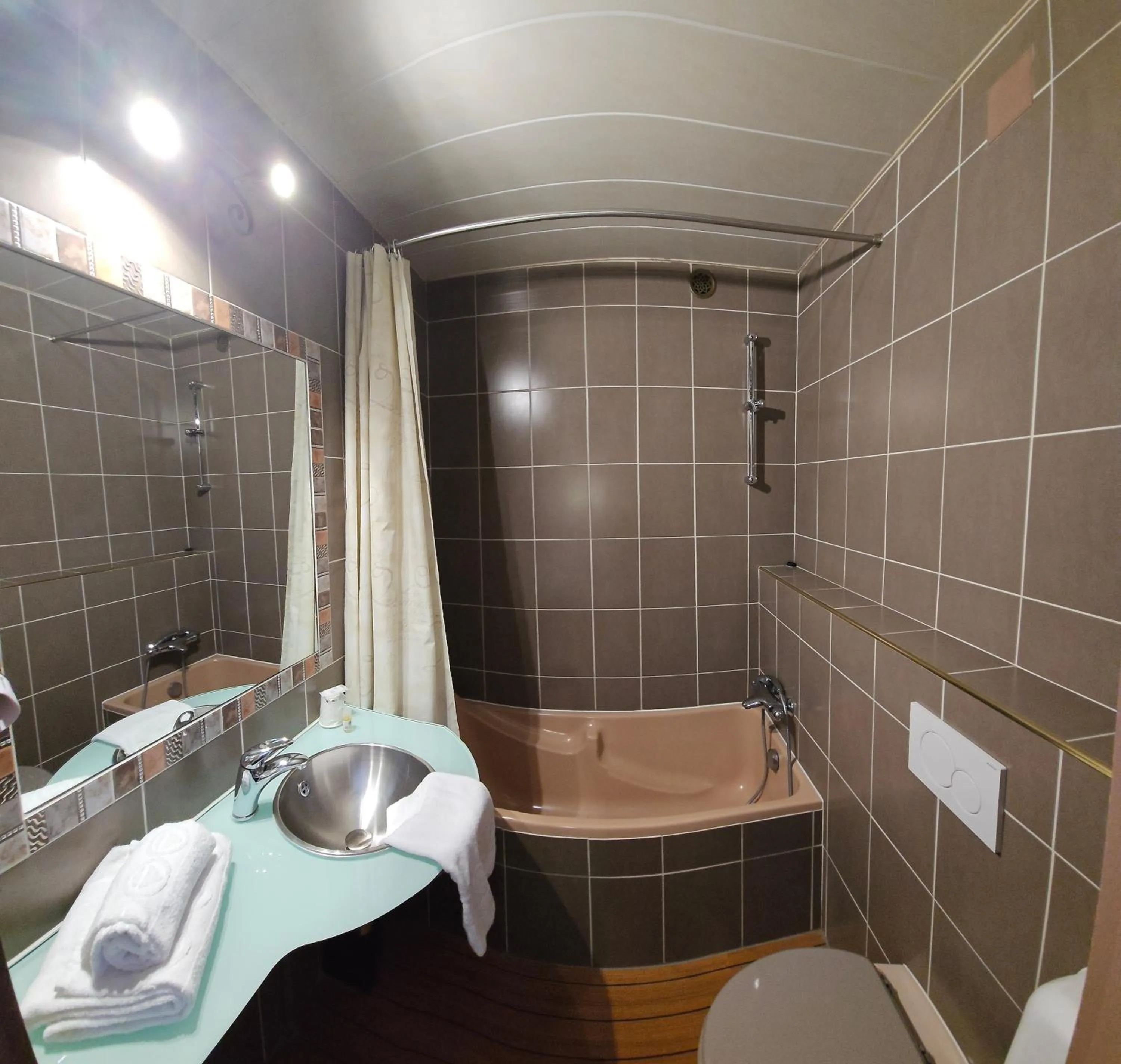 Bathroom in Hotel Restaurant Champ Alsace