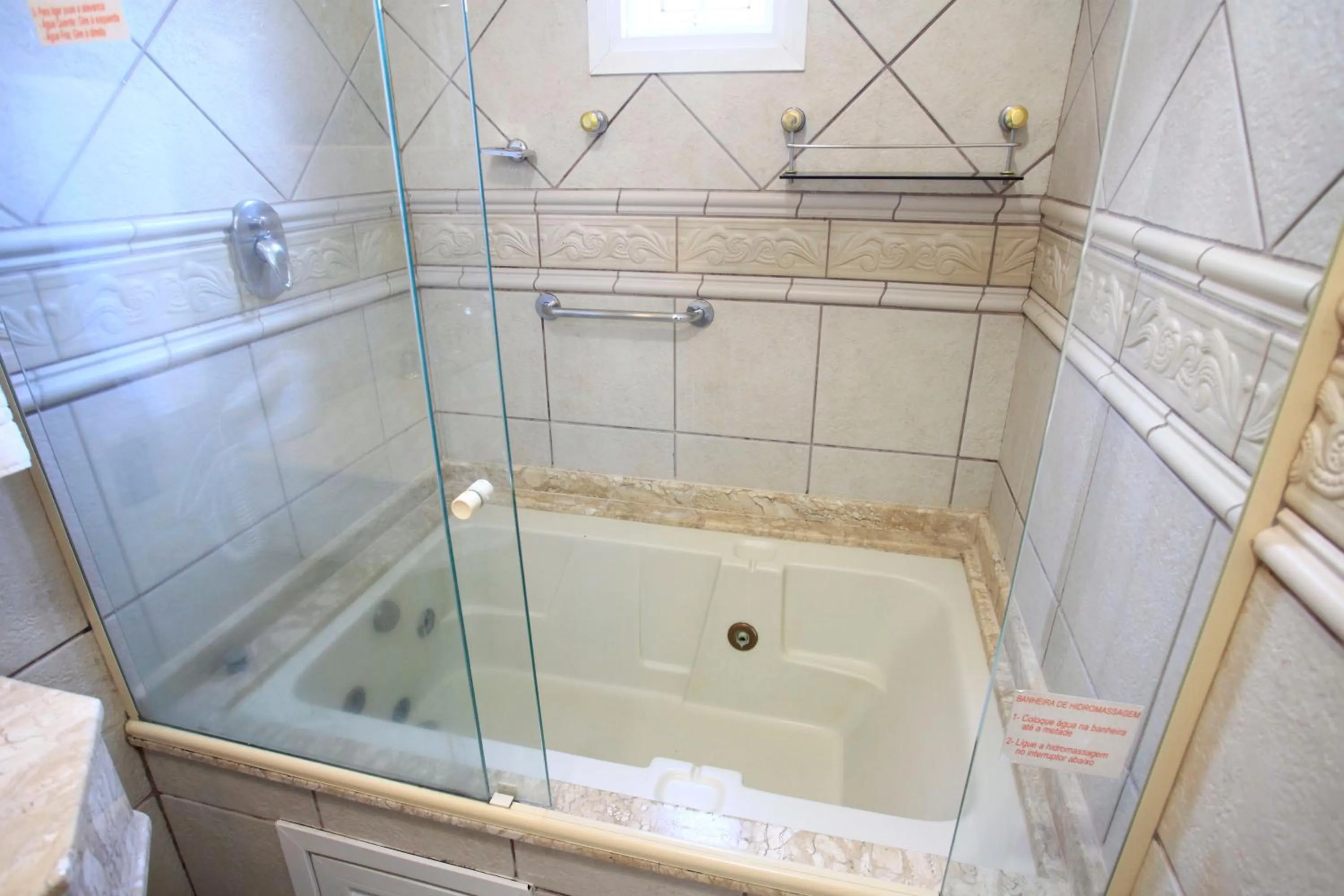 Hot Tub in Sky Ville Hotel Canela