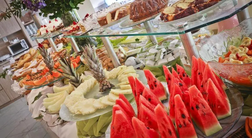 Restaurant/places to eat in Sky Ville Hotel Canela