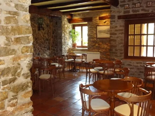 Restaurant/places to eat in Hotel La Vega
