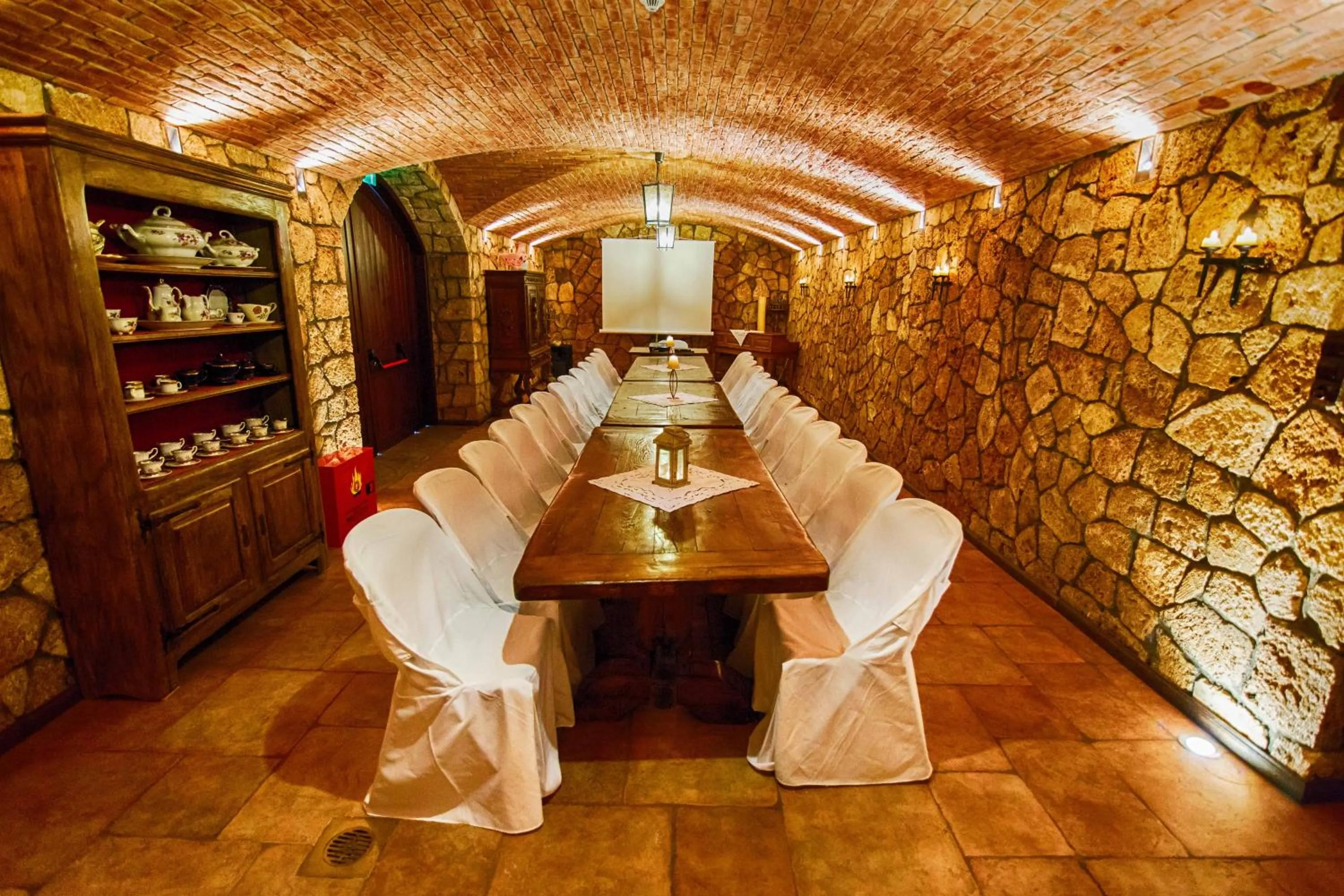 Restaurant/places to eat in Estate Kalaitzis