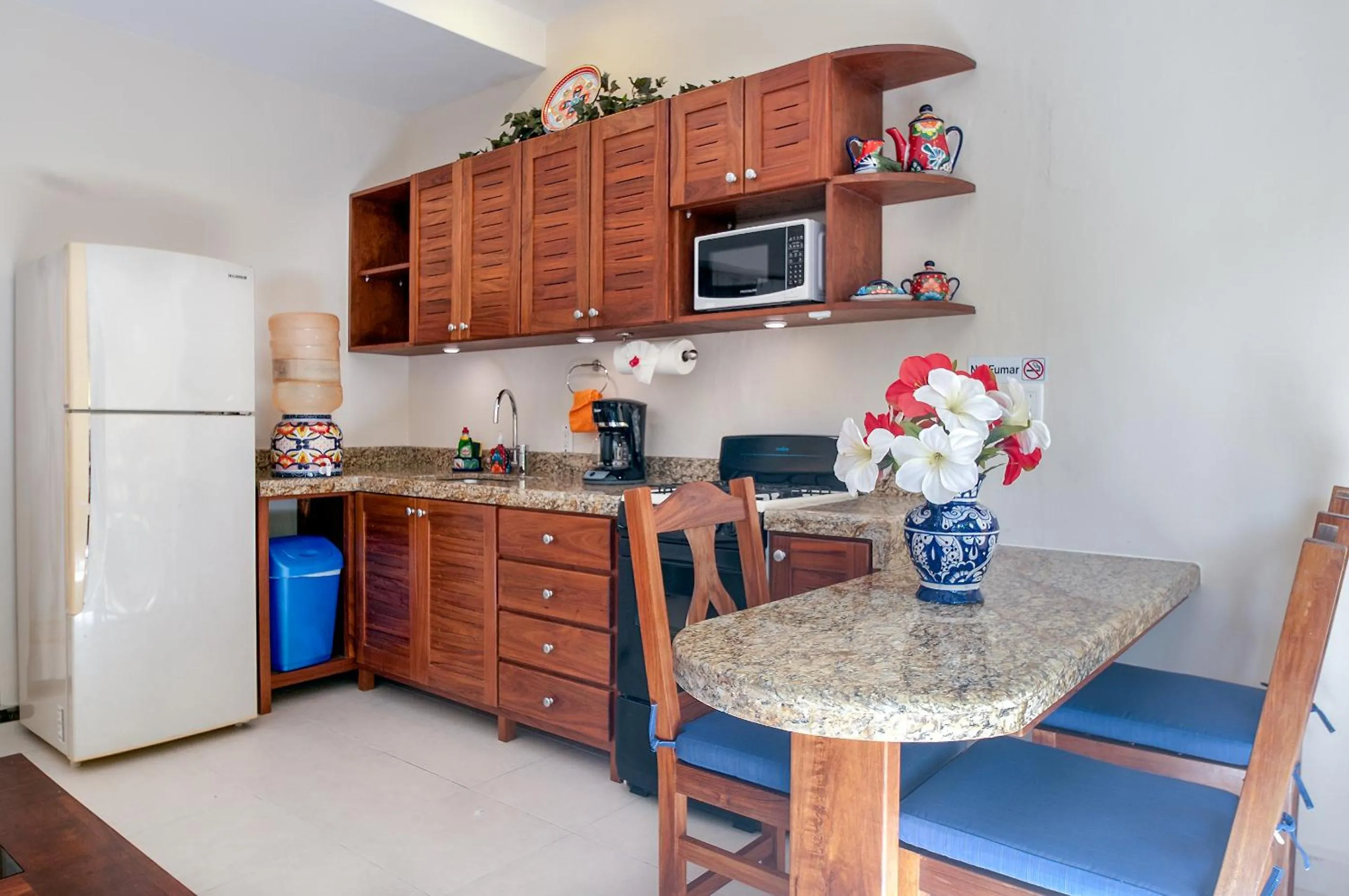 Coffee/tea facilities in Abbey Del Sol - Beach-steps condos