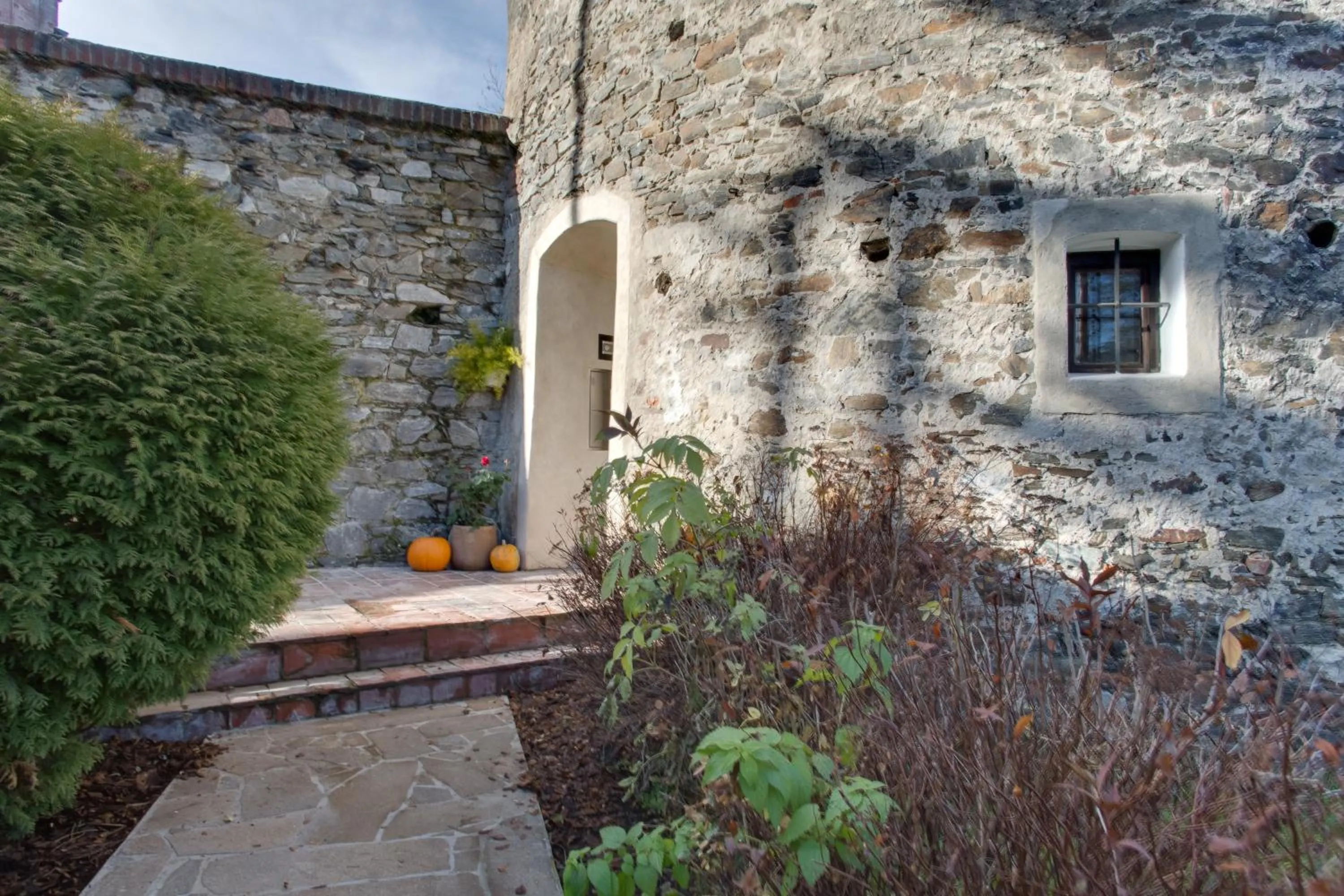 Facade/entrance in Krumlov Tower