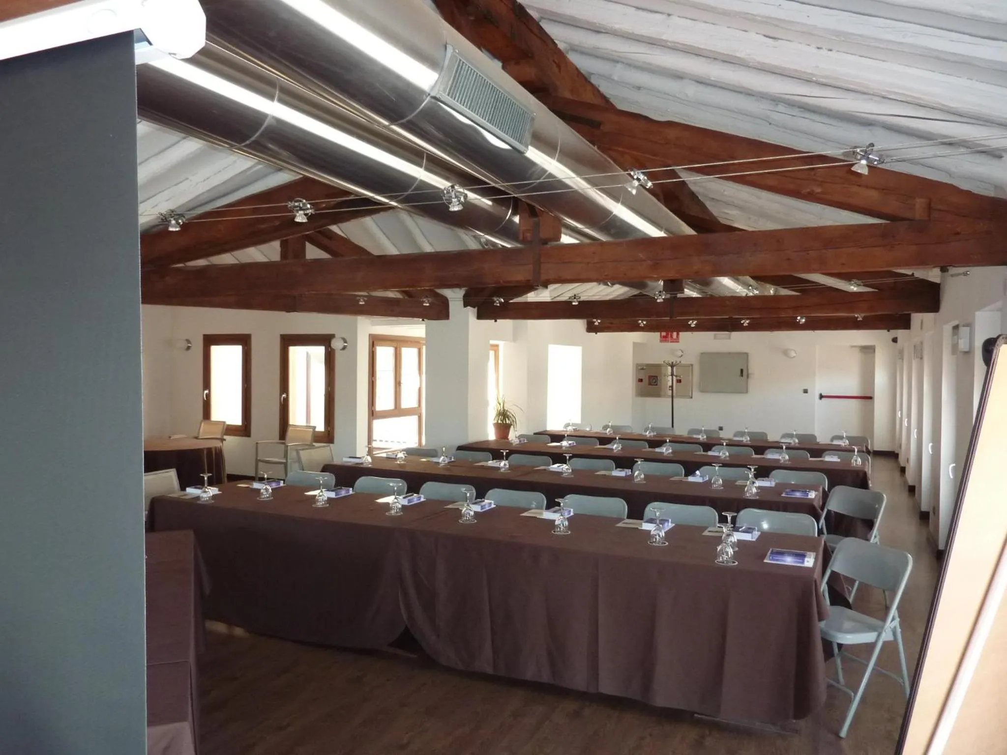 Library in Hotel Cienbalcones