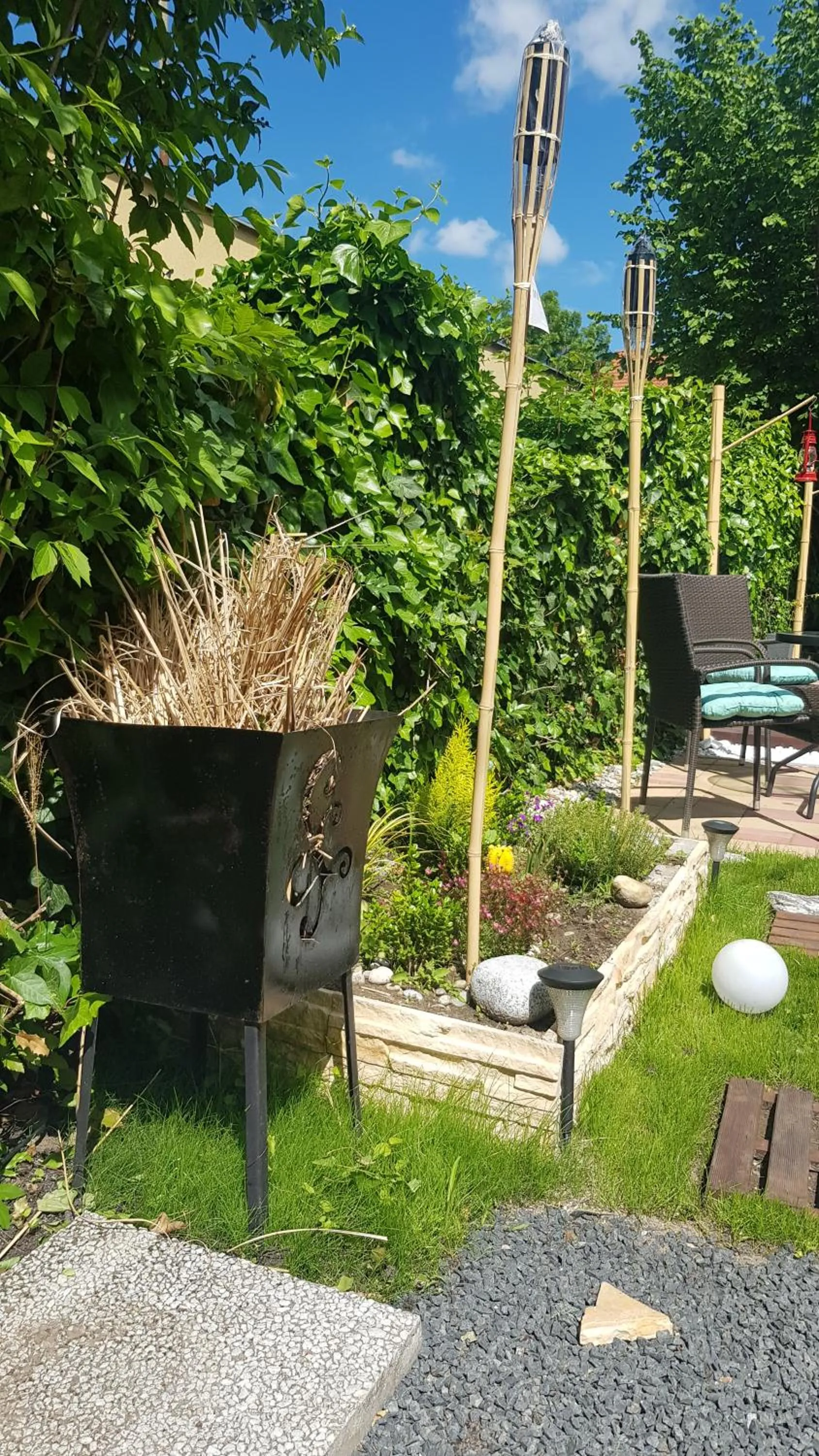 Restaurant/places to eat in Joy Guesthouse