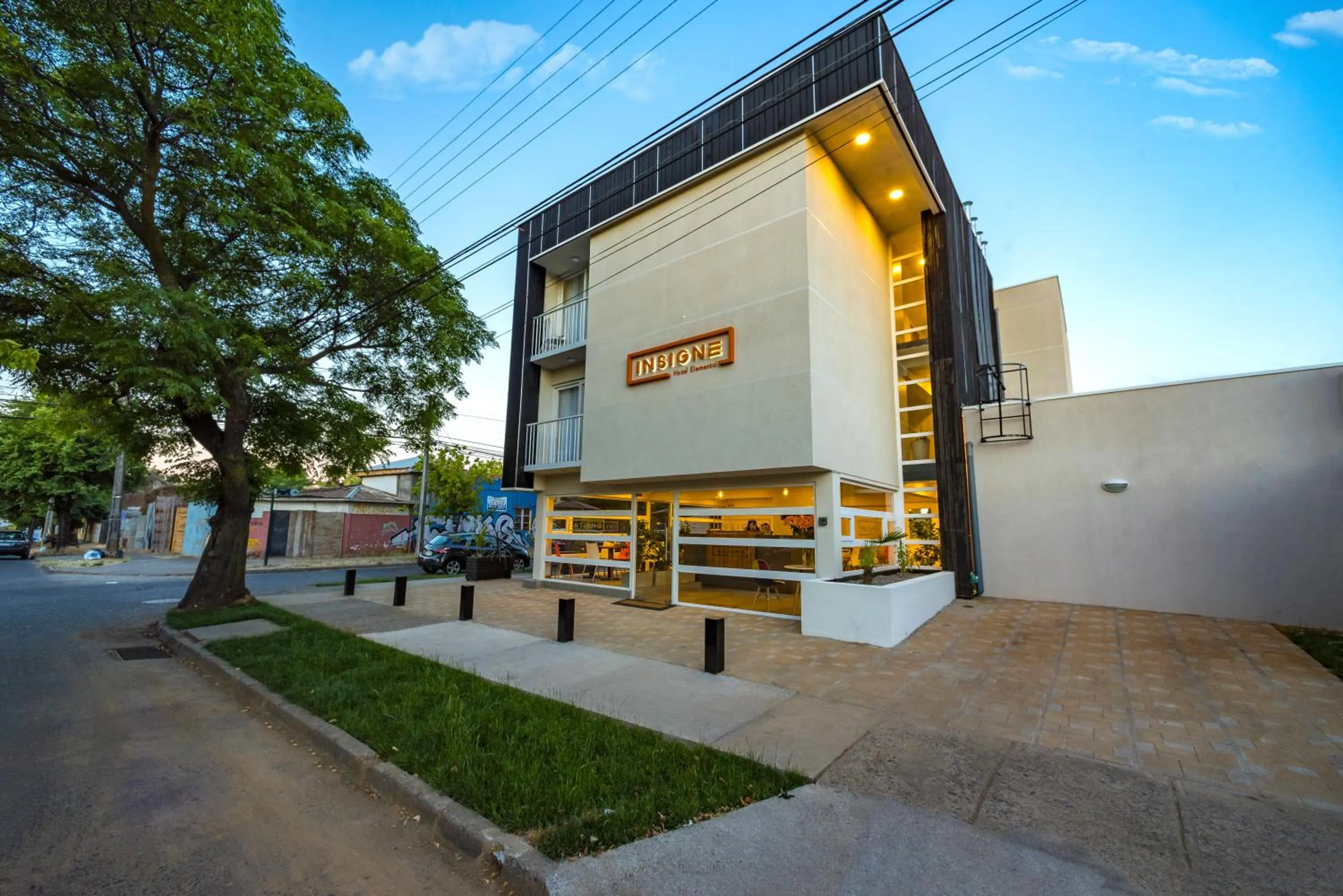 Facade/entrance in Hotel Insigne