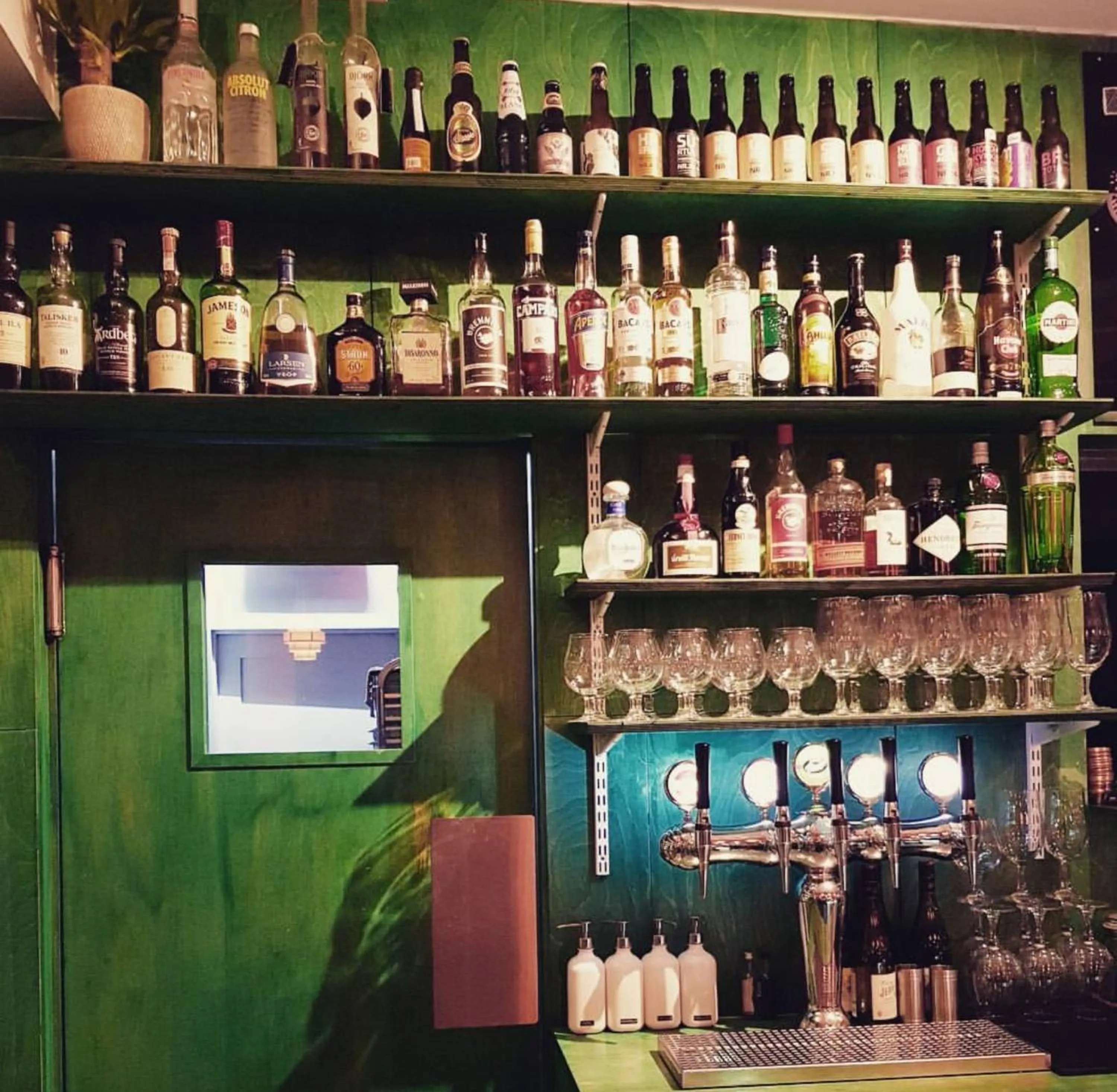 Drinks in Lækur Hostel