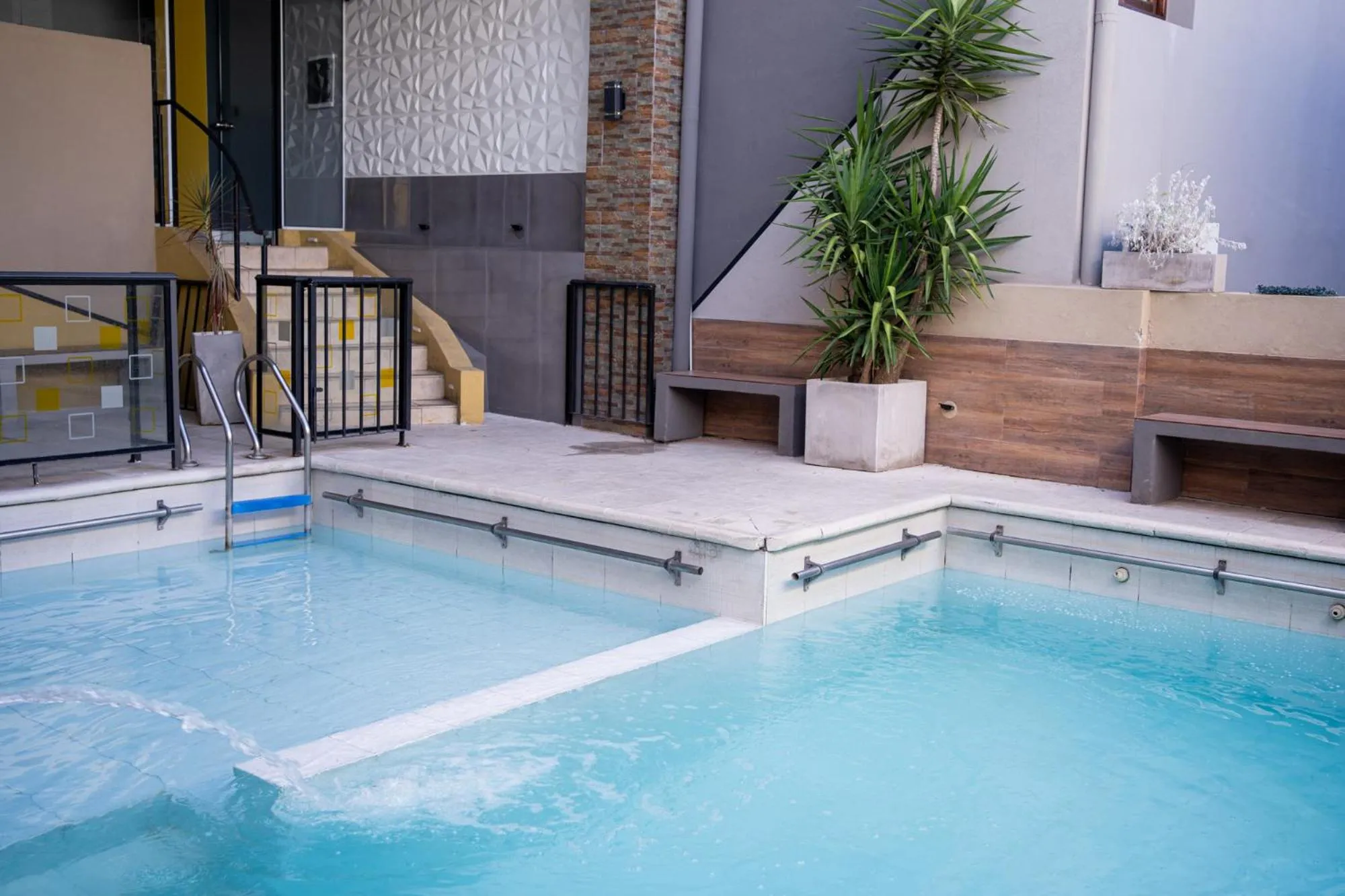 Swimming pool in Hotel Marilian