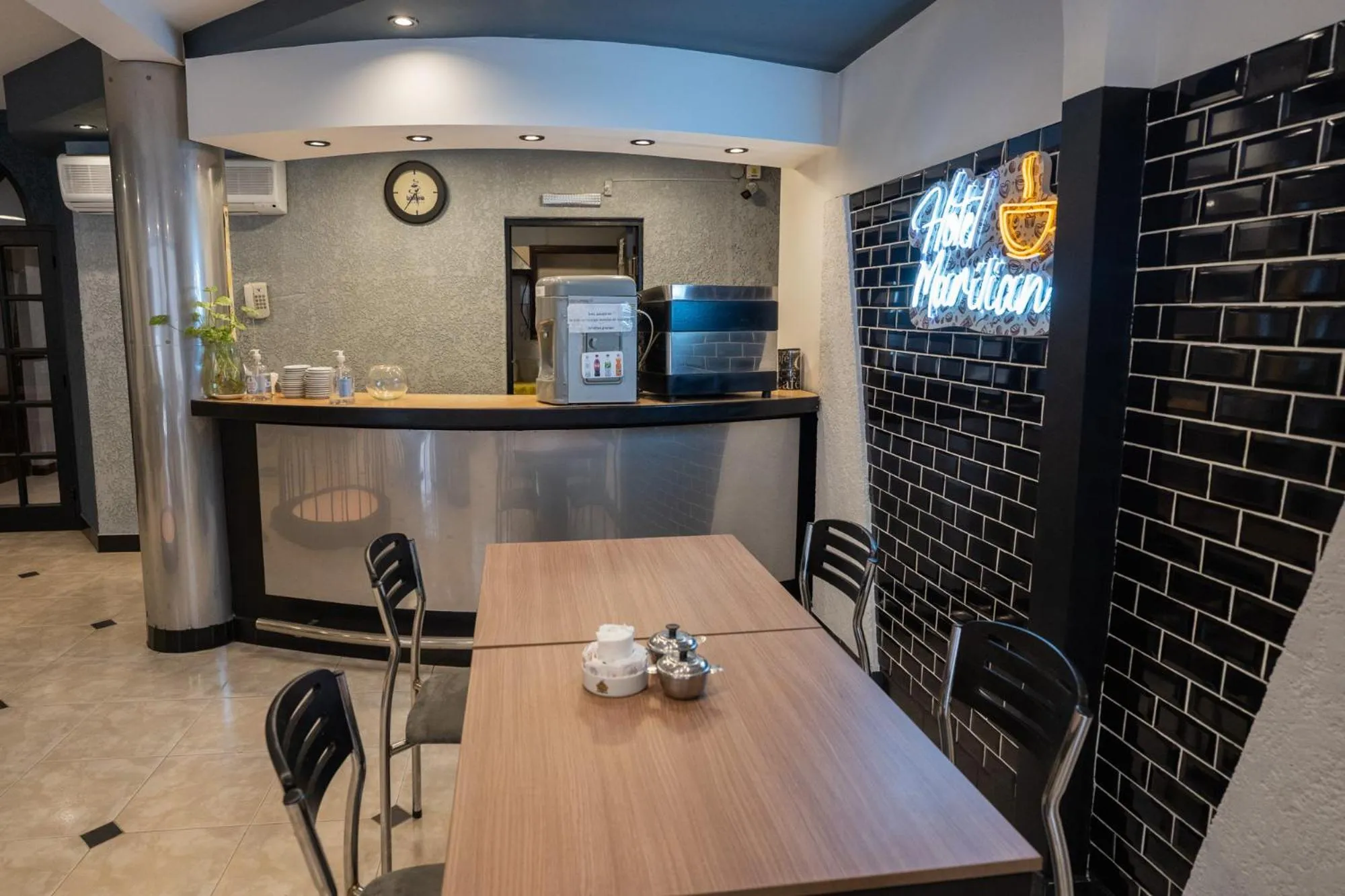 Coffee/tea facilities in Hotel Marilian