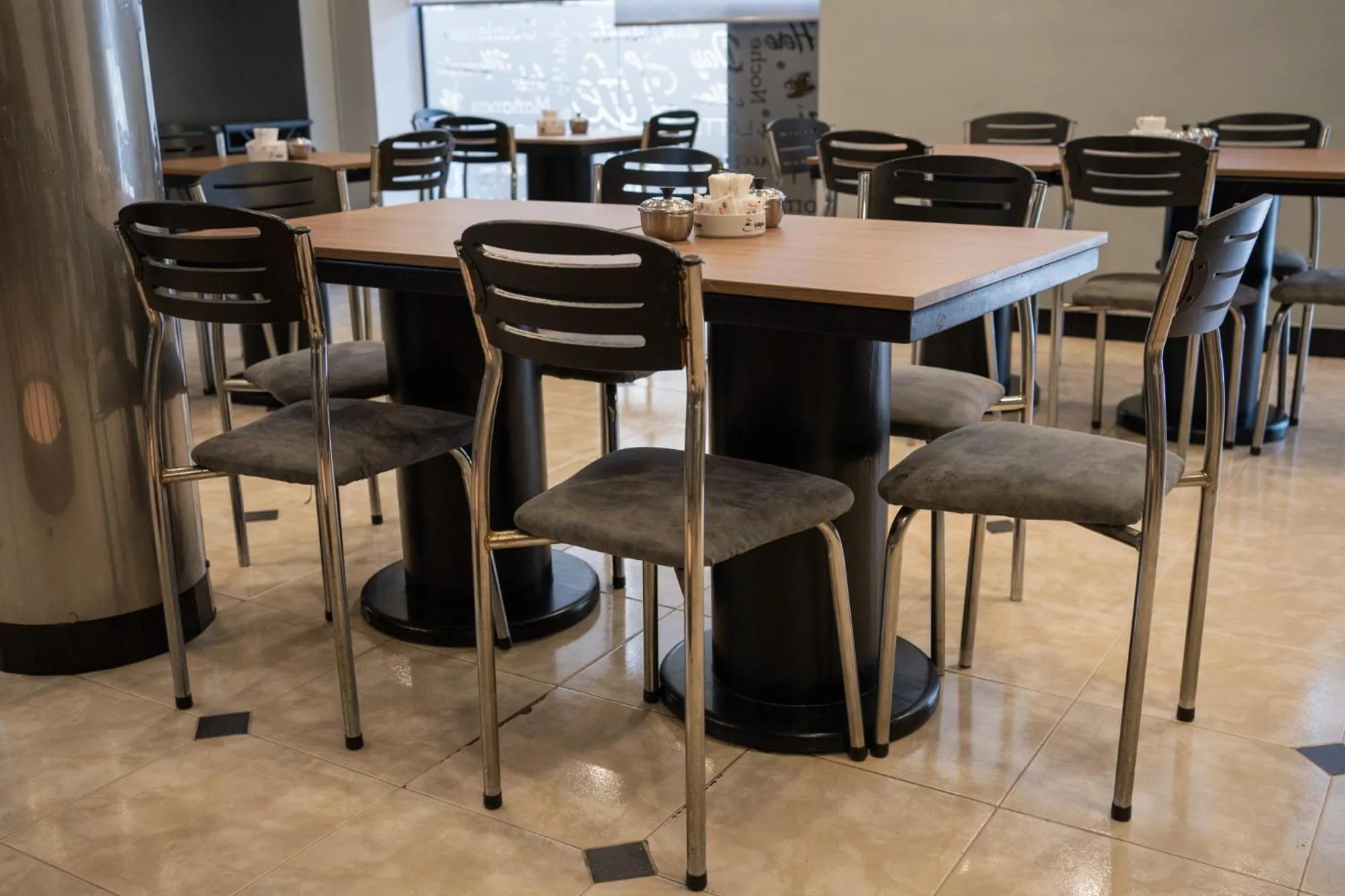 Restaurant/places to eat in Hotel Marilian