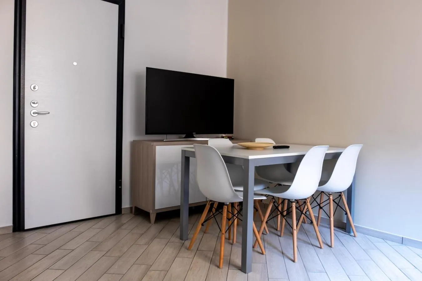 TV and multimedia in Home Hotel