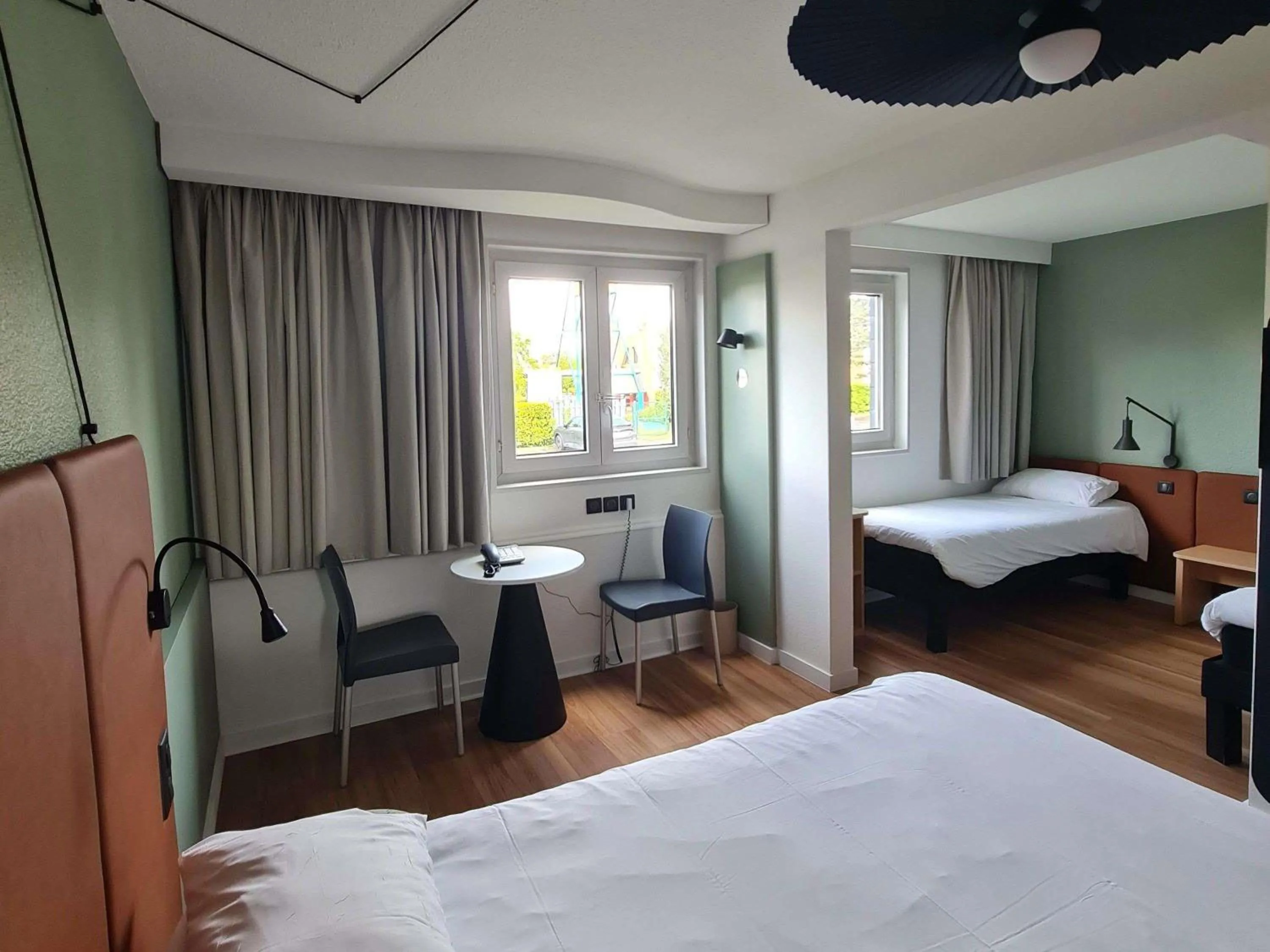 Bedroom, Bed in ibis Vannes
