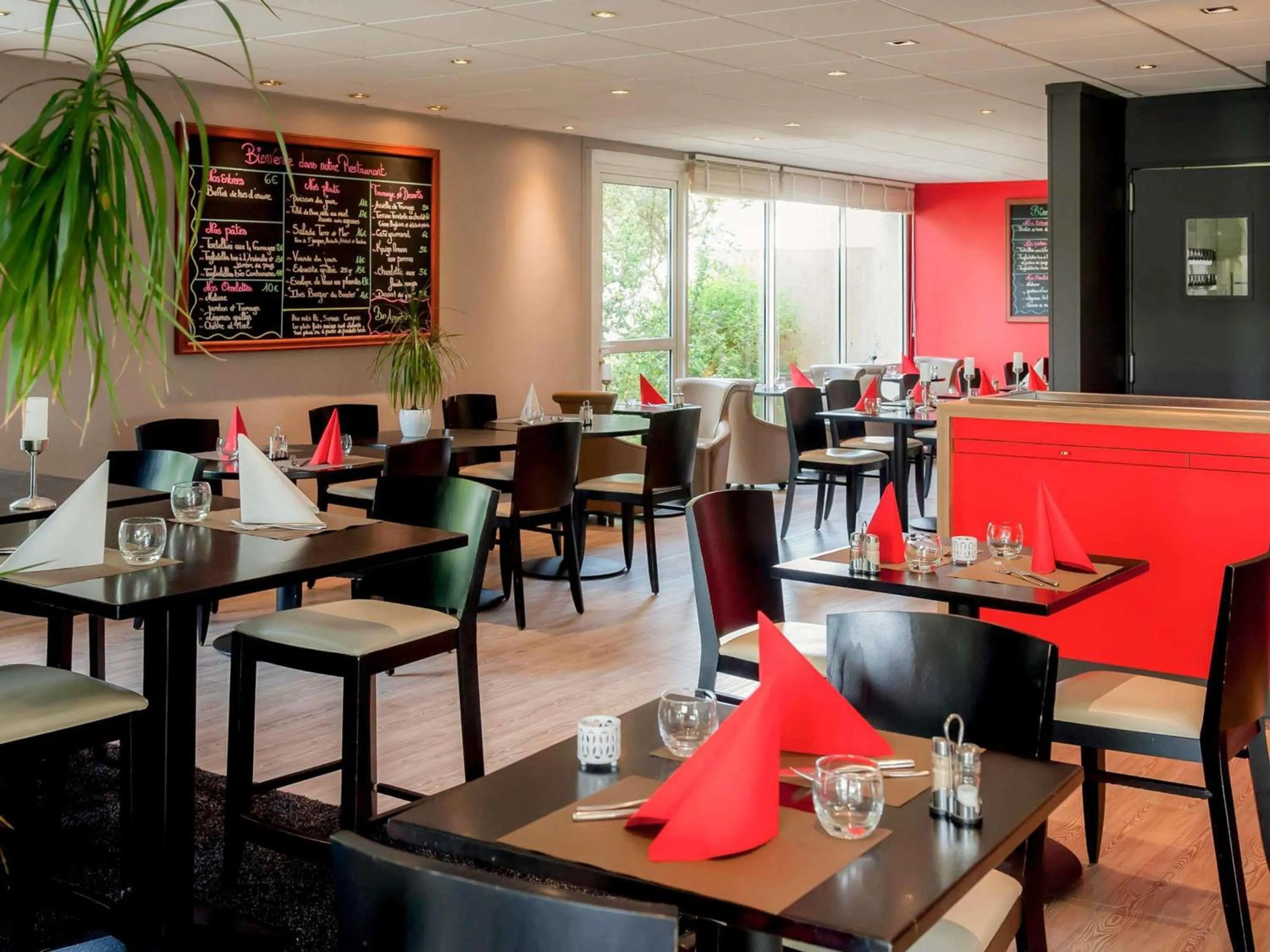 Restaurant/places to eat in ibis Vannes