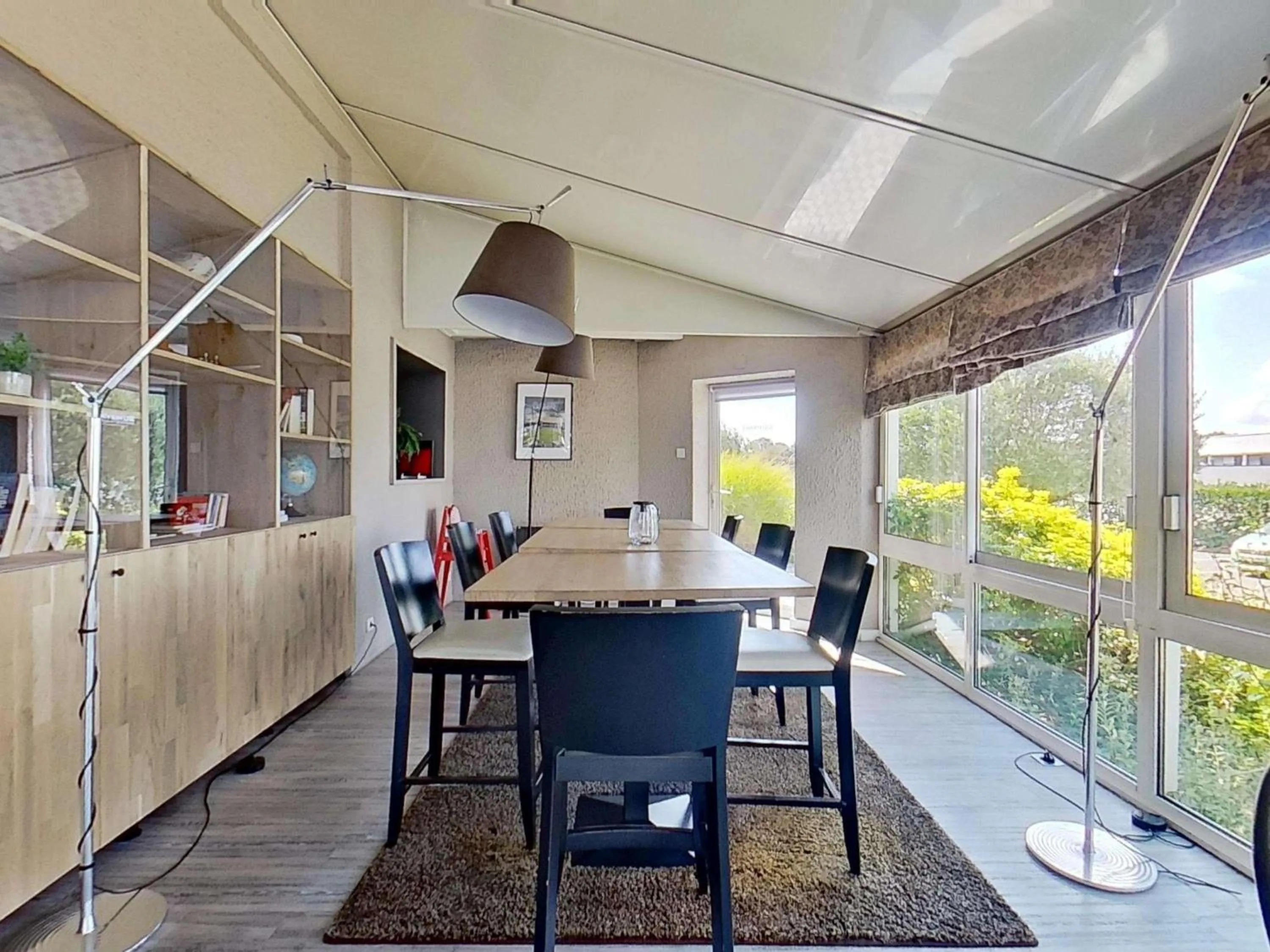 Restaurant/places to eat in ibis Vannes