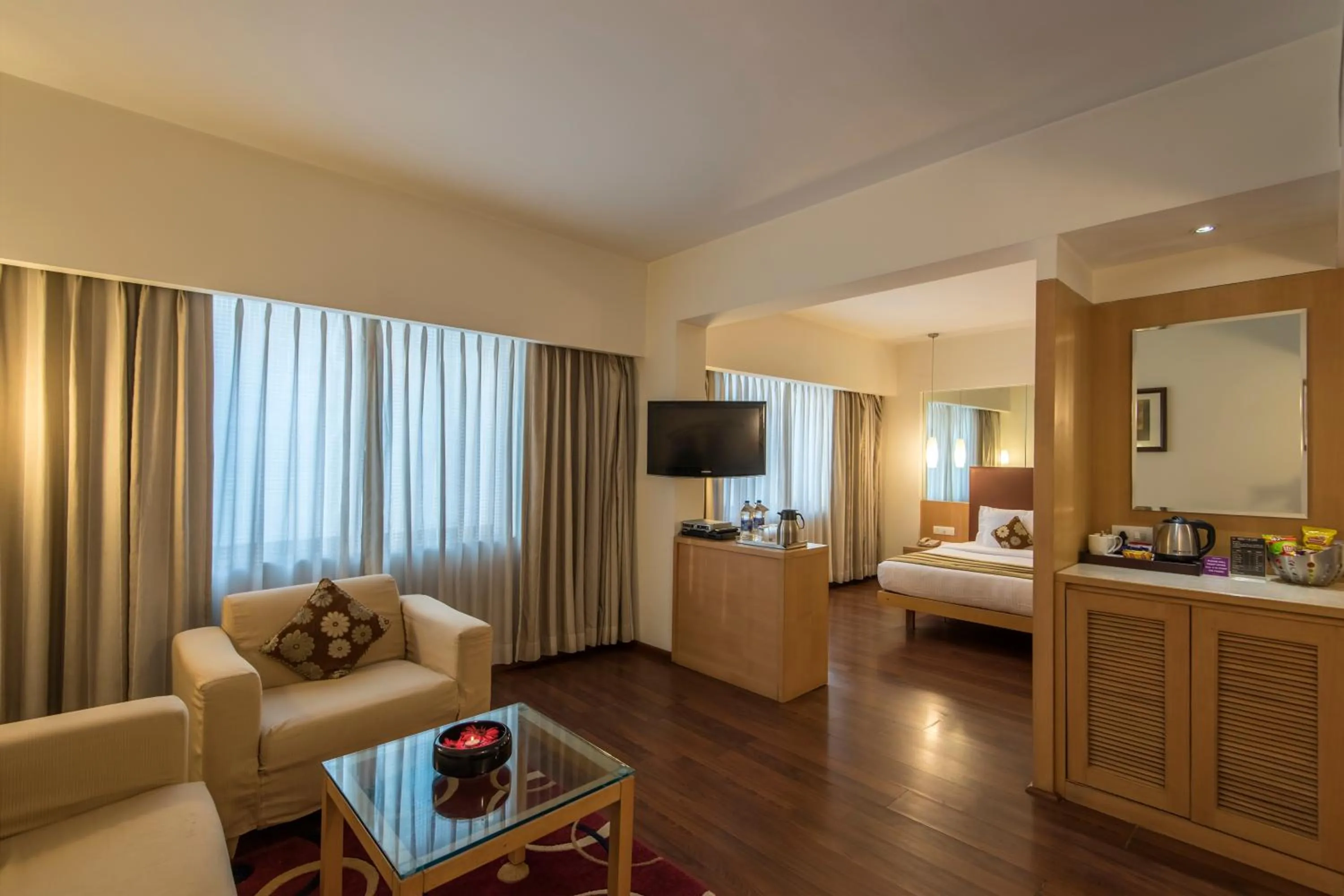 TV and multimedia, Bed in Park Ornate Hotel Viman Nagar