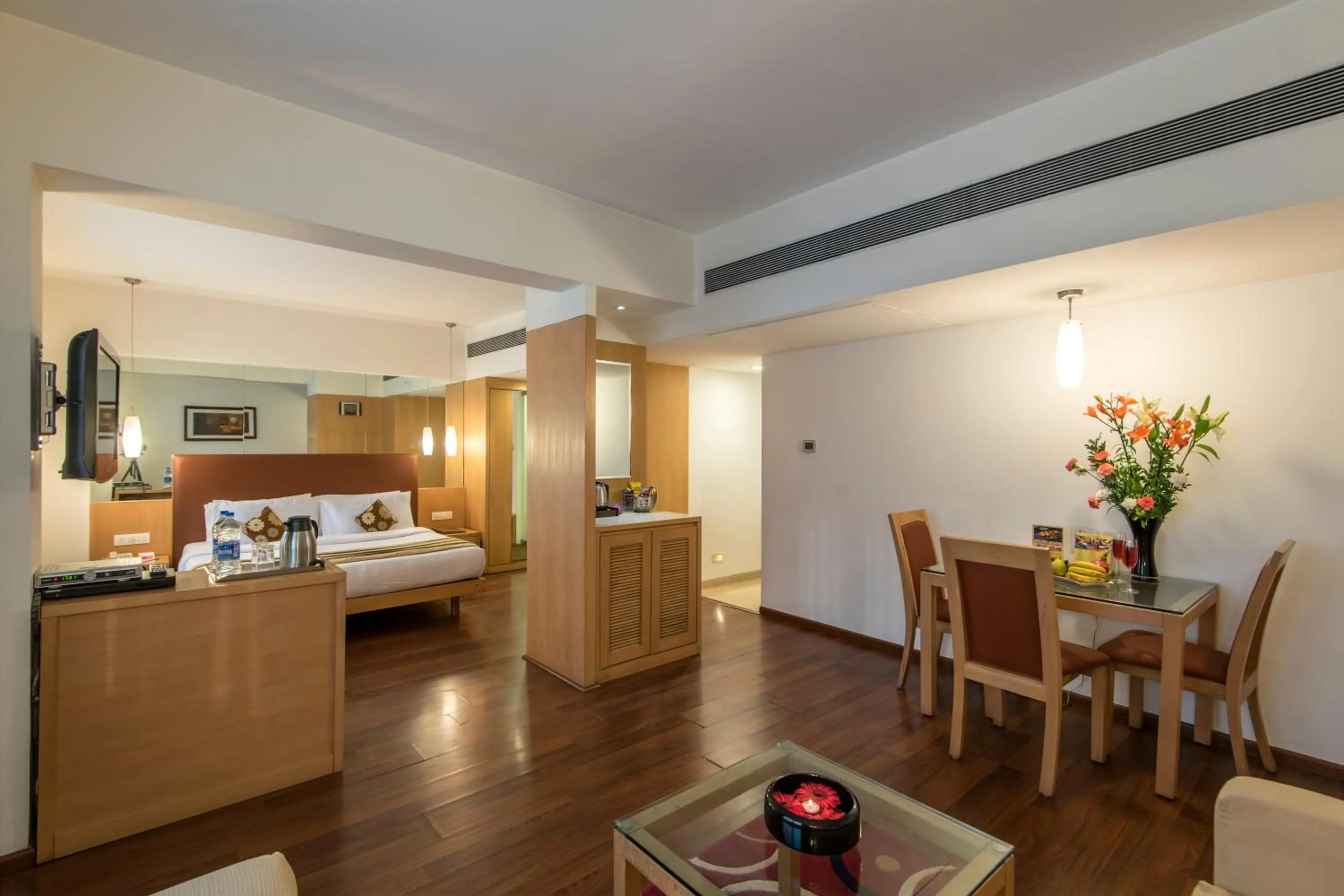 Coffee/tea facilities in Park Ornate Hotel Viman Nagar