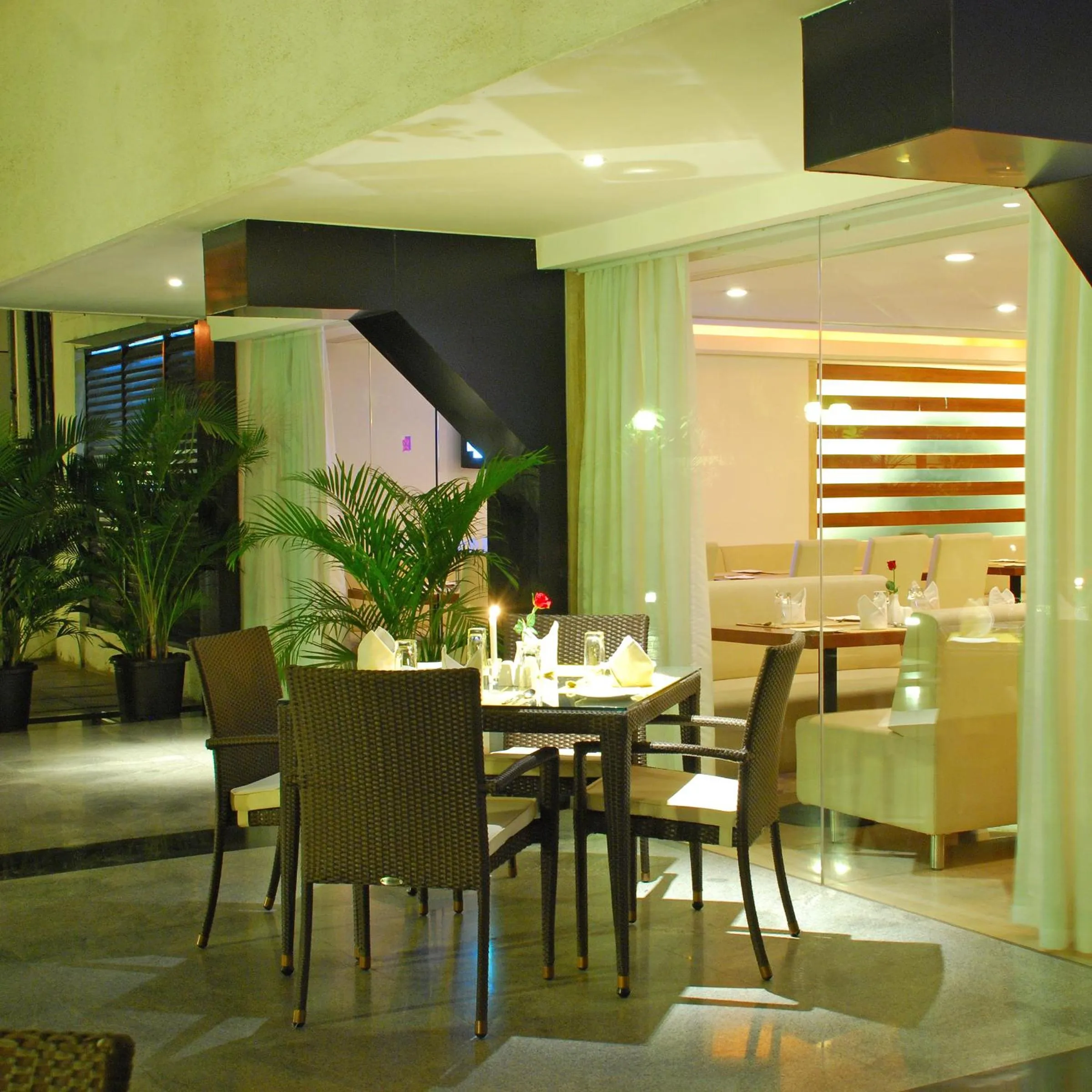 Restaurant/places to eat in Park Ornate Hotel Viman Nagar