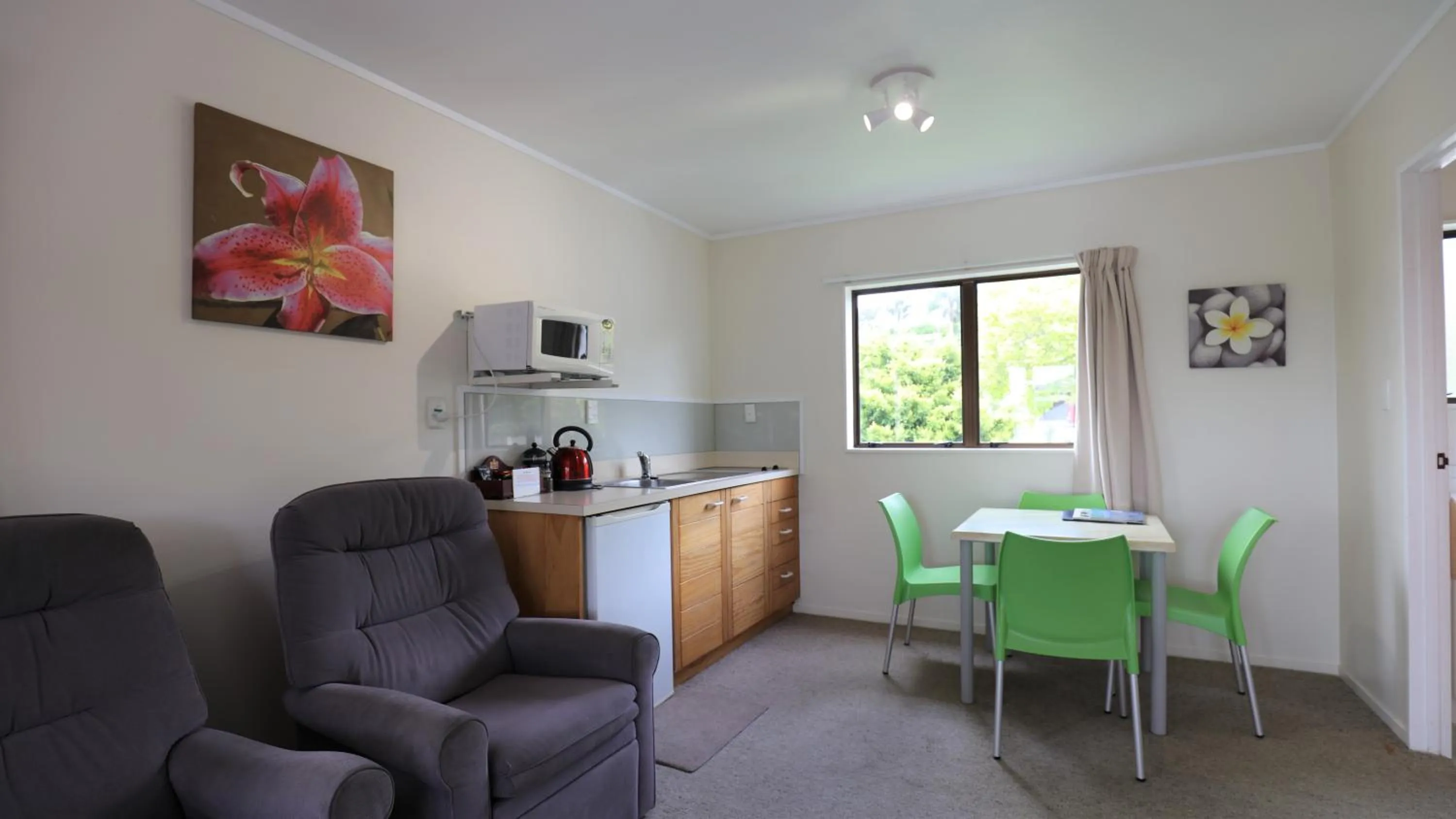 Bk's Counties Motor Lodge