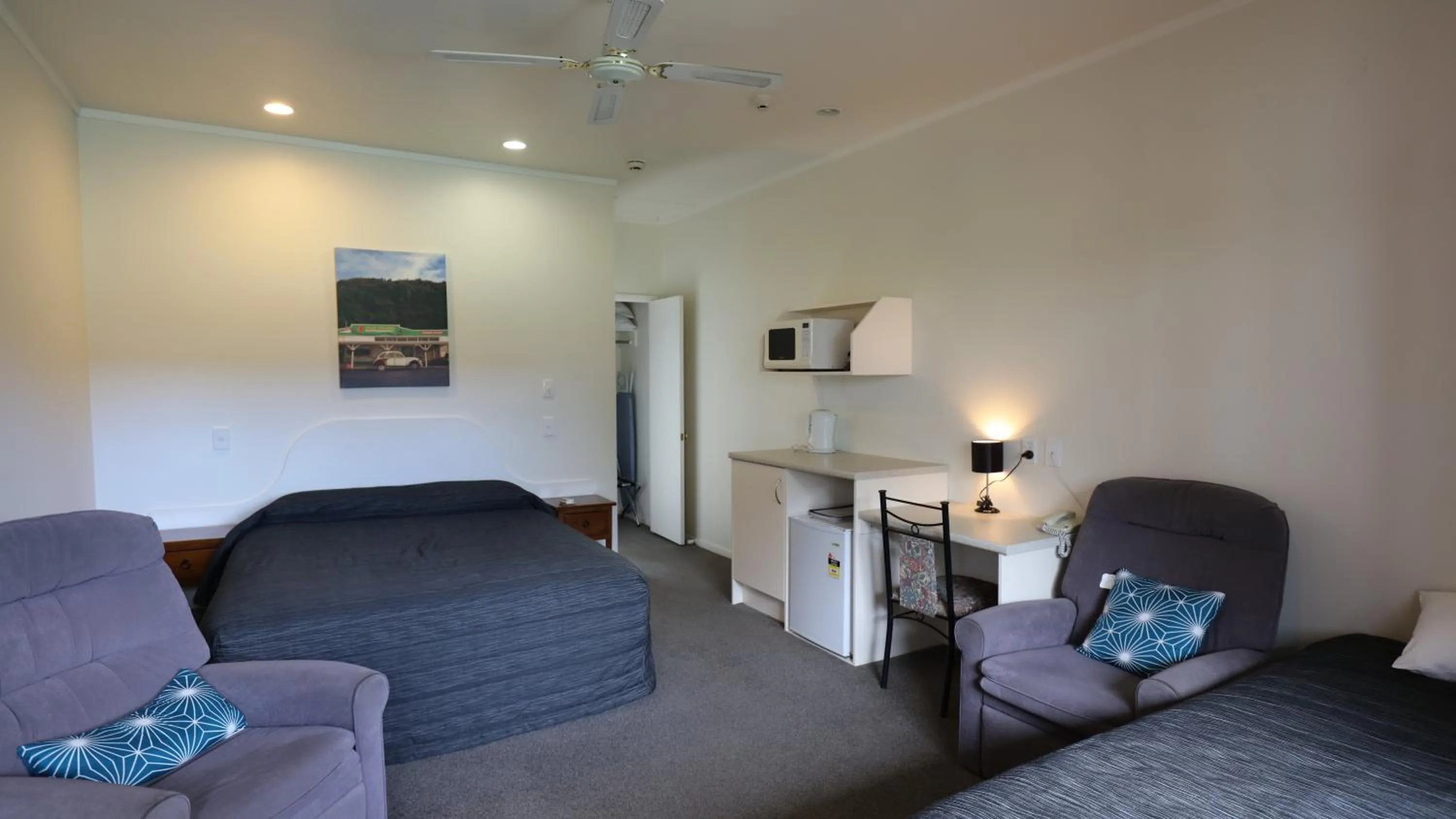 Bk's Counties Motor Lodge