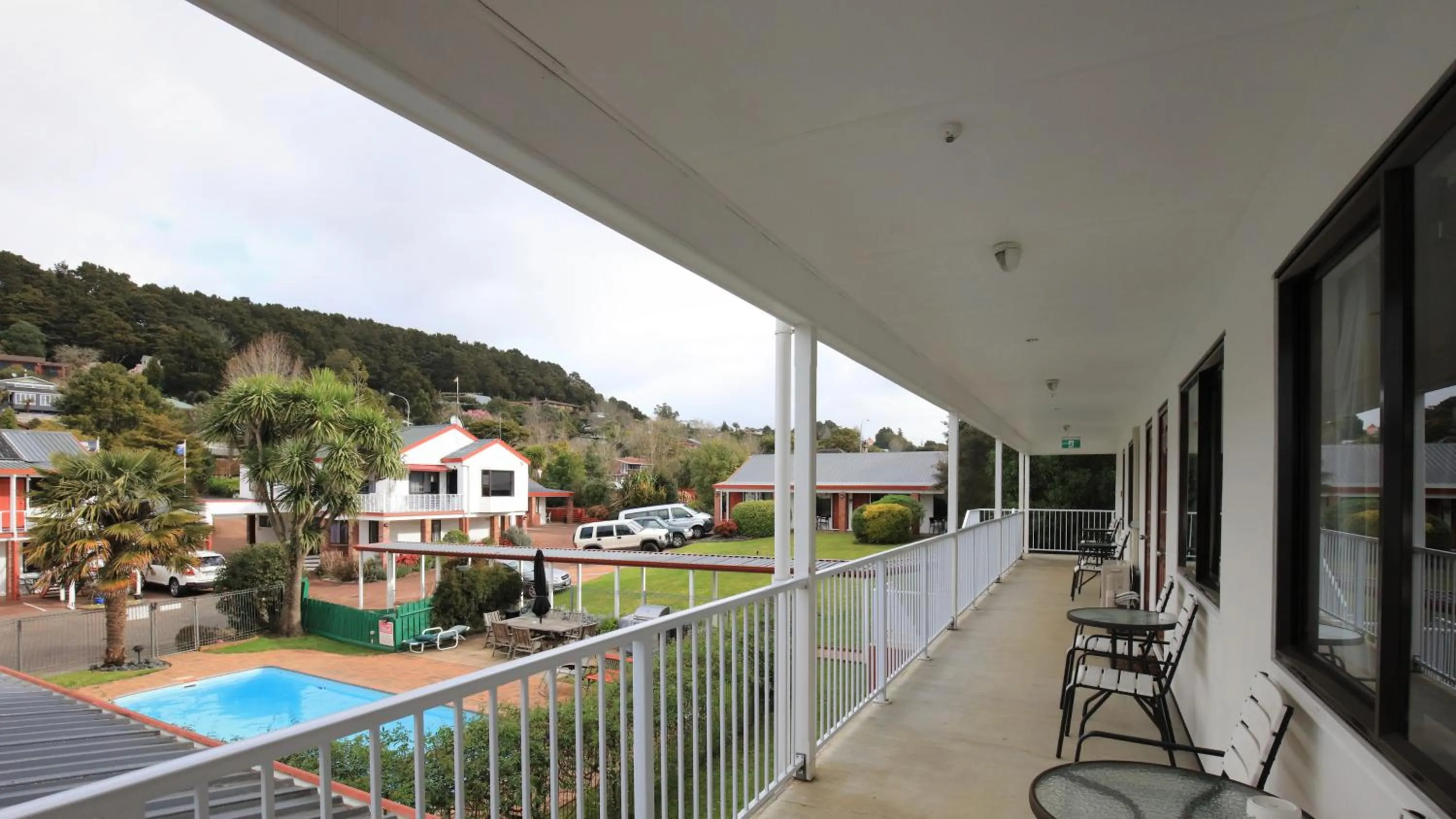 Bk's Counties Motor Lodge