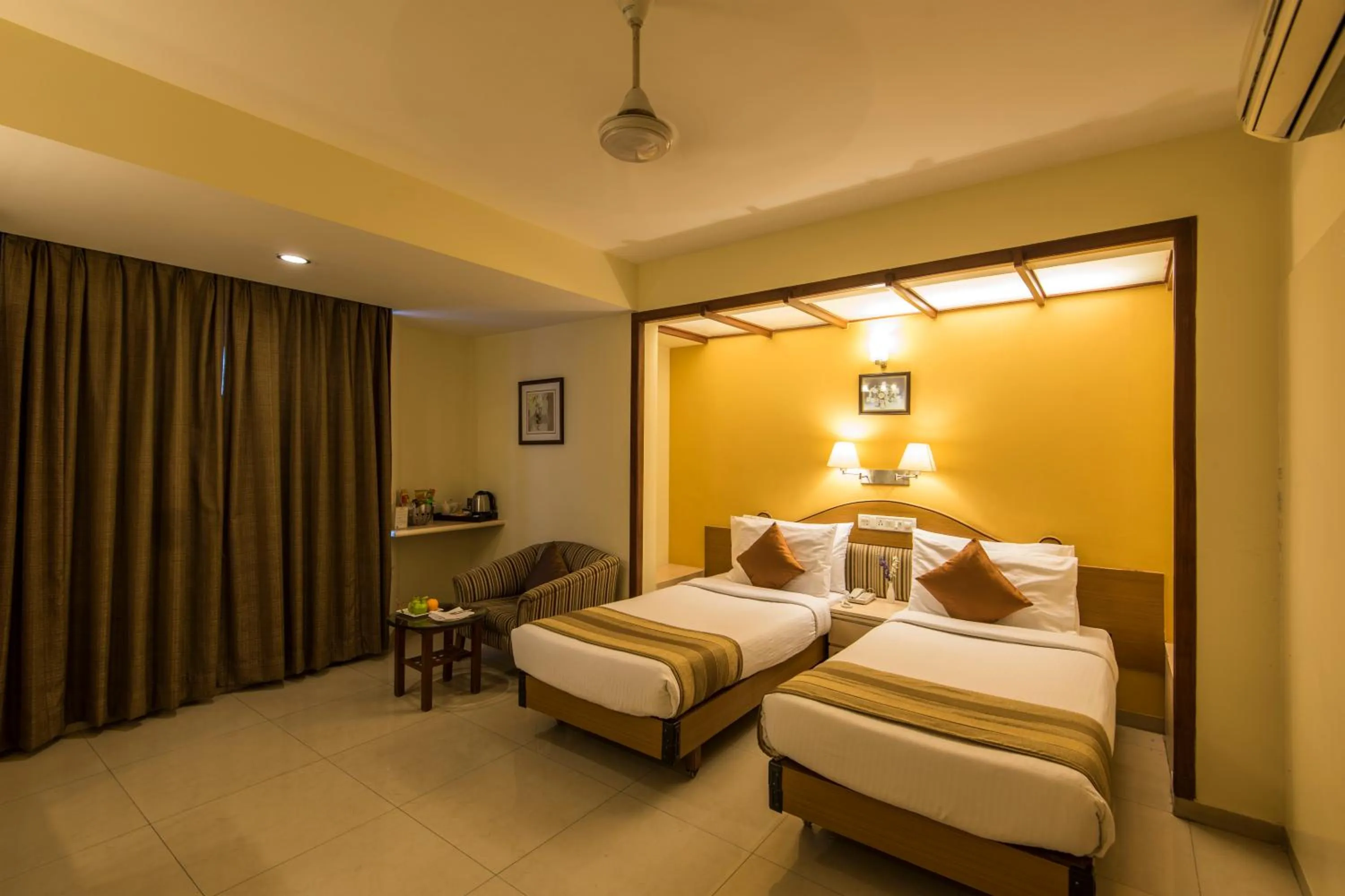 Bed in Hotel Park Central Koregaon Park