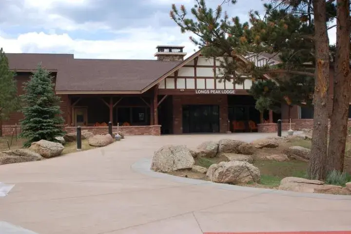 Queen Room with Two Queen Beds in YMCA of the Rockies Queen Room with Two Queen Beds in YMCA of the Rockies