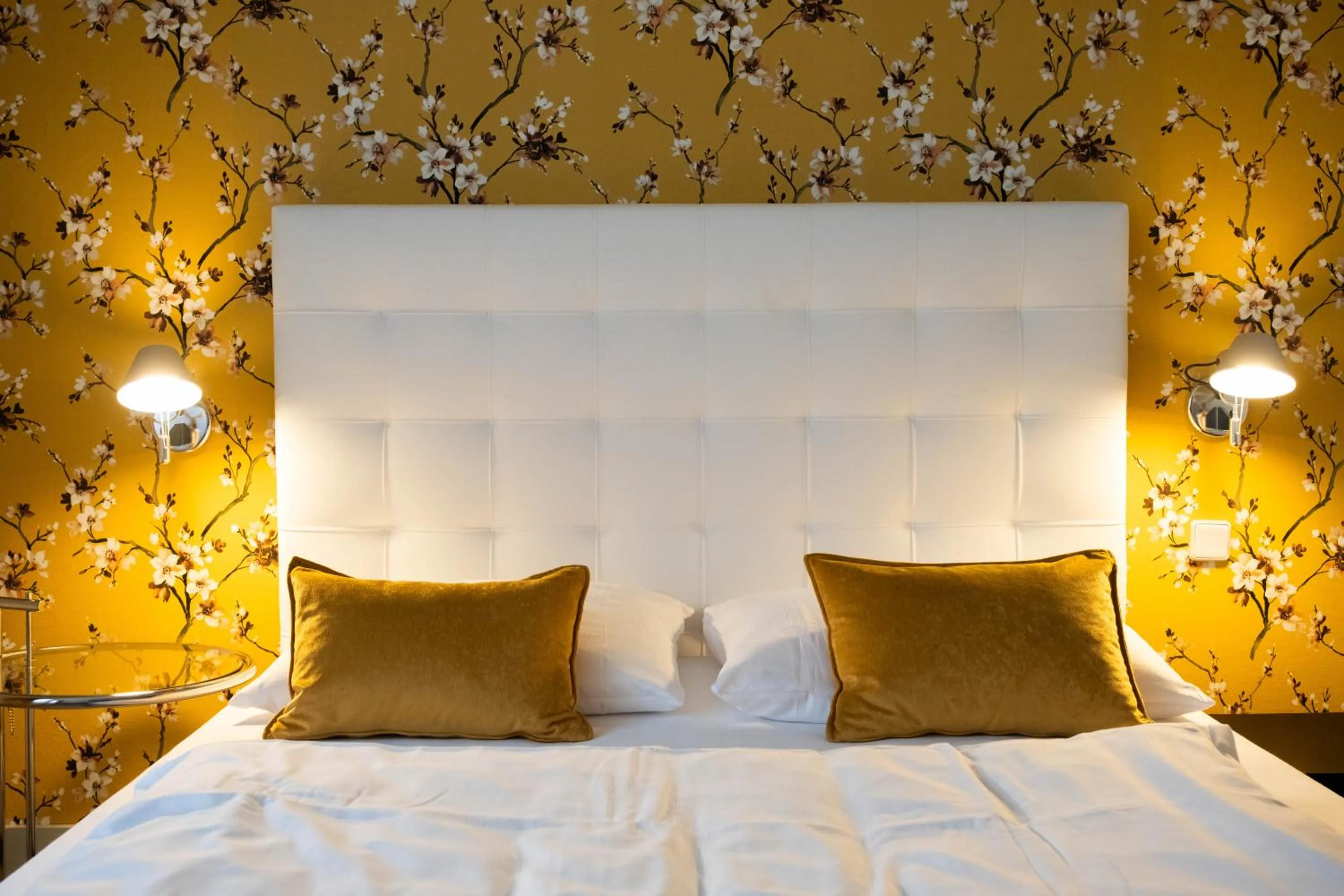 Bed in Hotel Ottheinrich