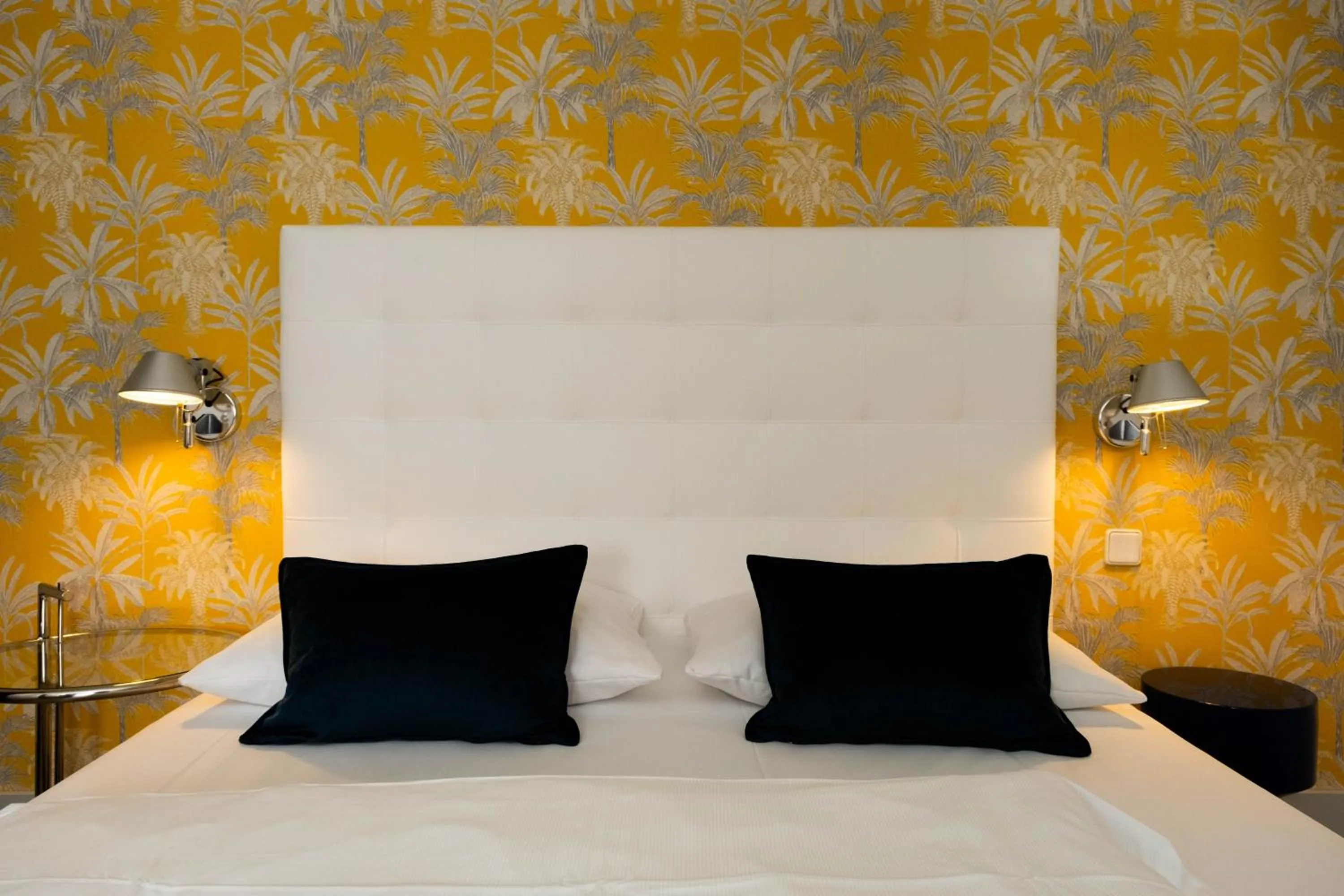 Bed in Hotel Ottheinrich