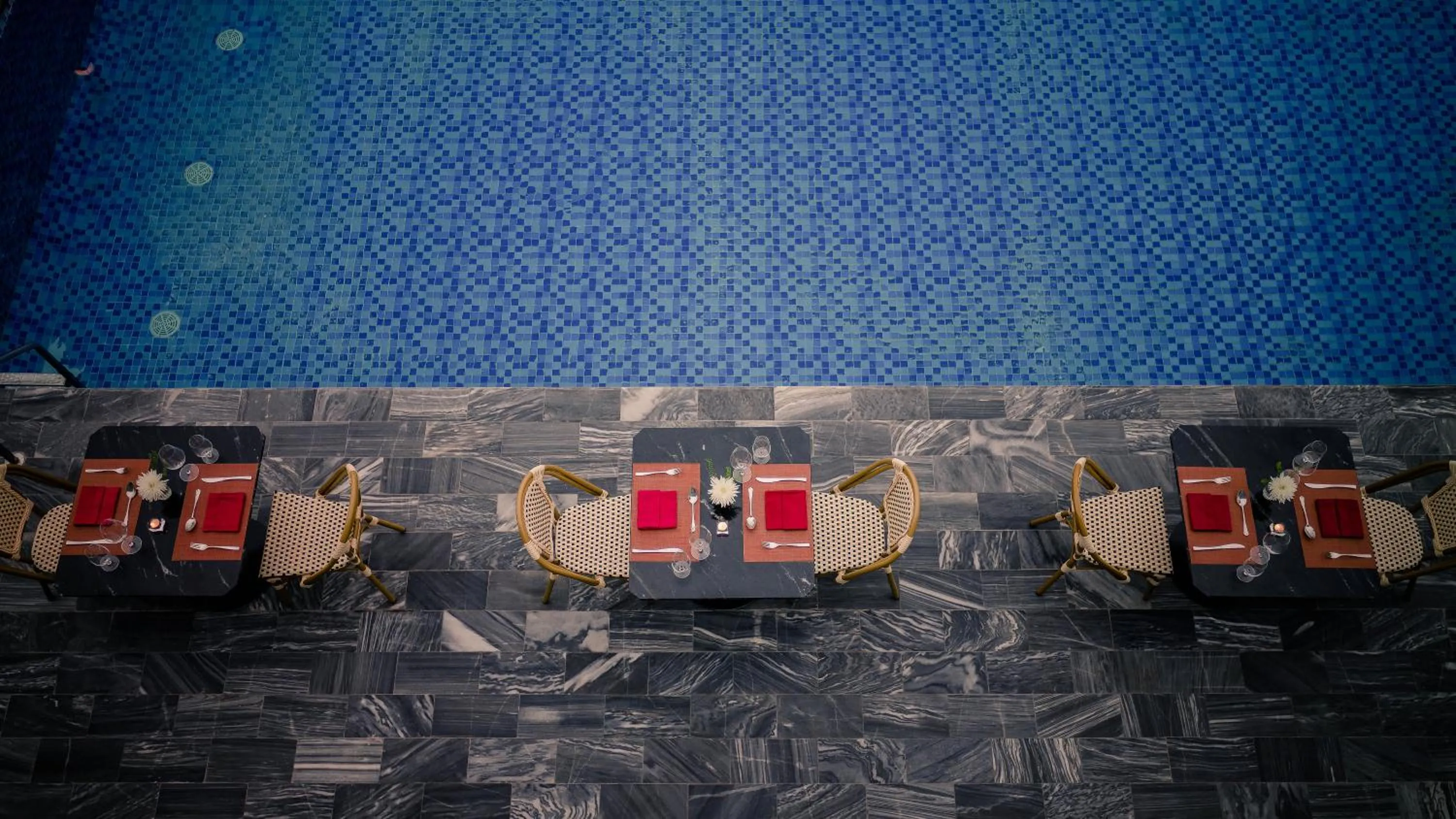 Swimming pool in Le Jardin Hotel Haute Couture