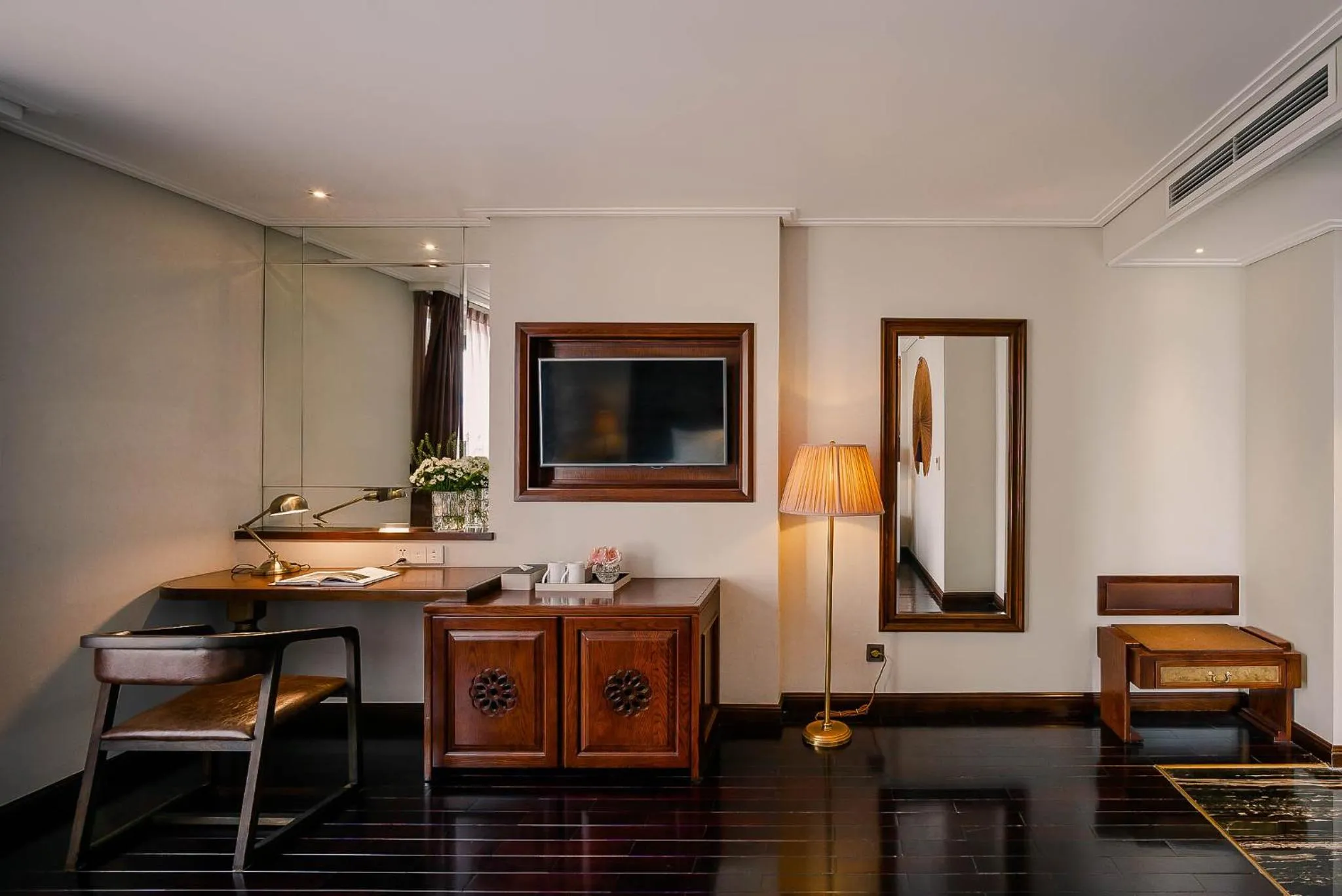 TV and multimedia in Le Jardin Hotel Haute Couture