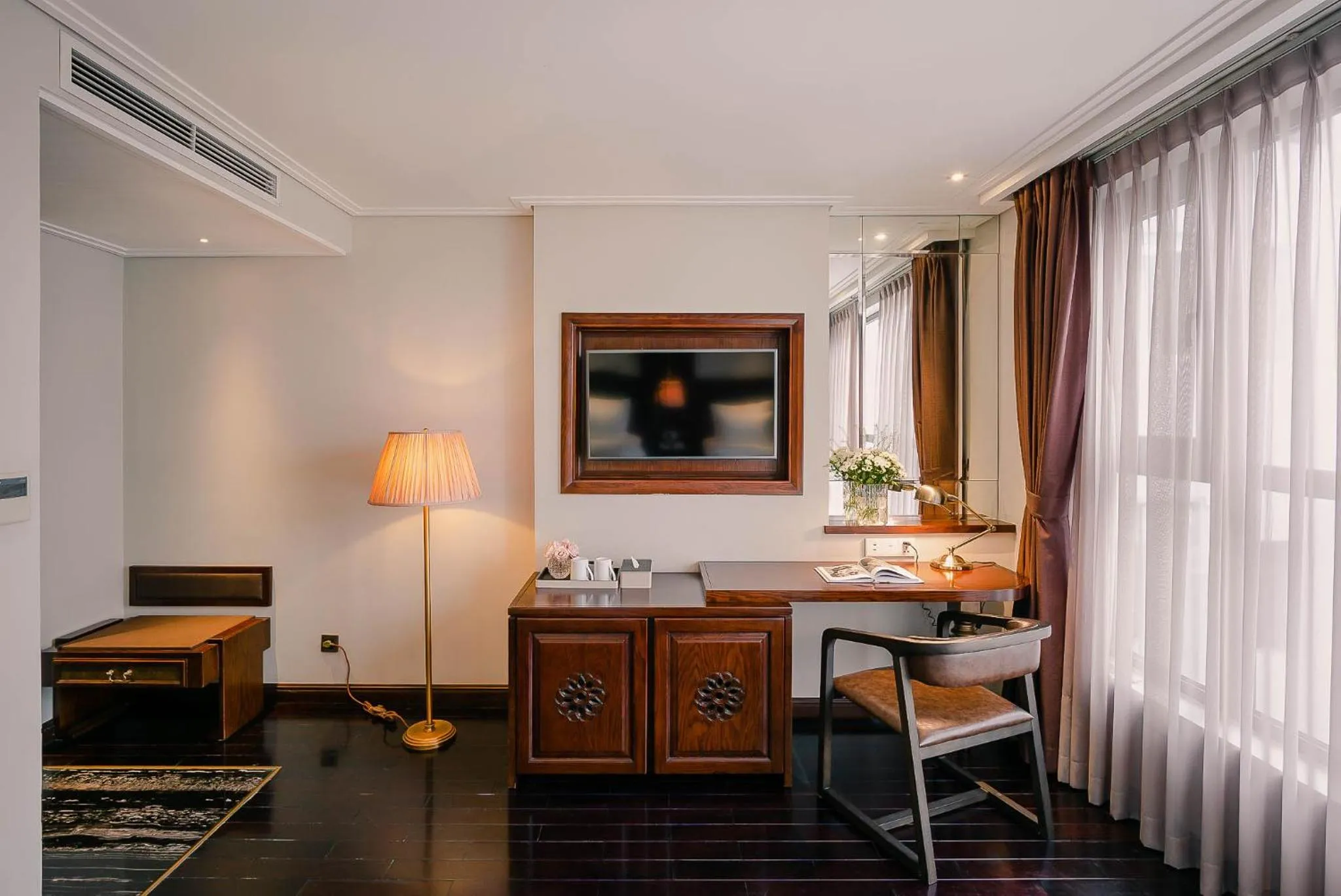 TV and multimedia in Le Jardin Hotel Haute Couture