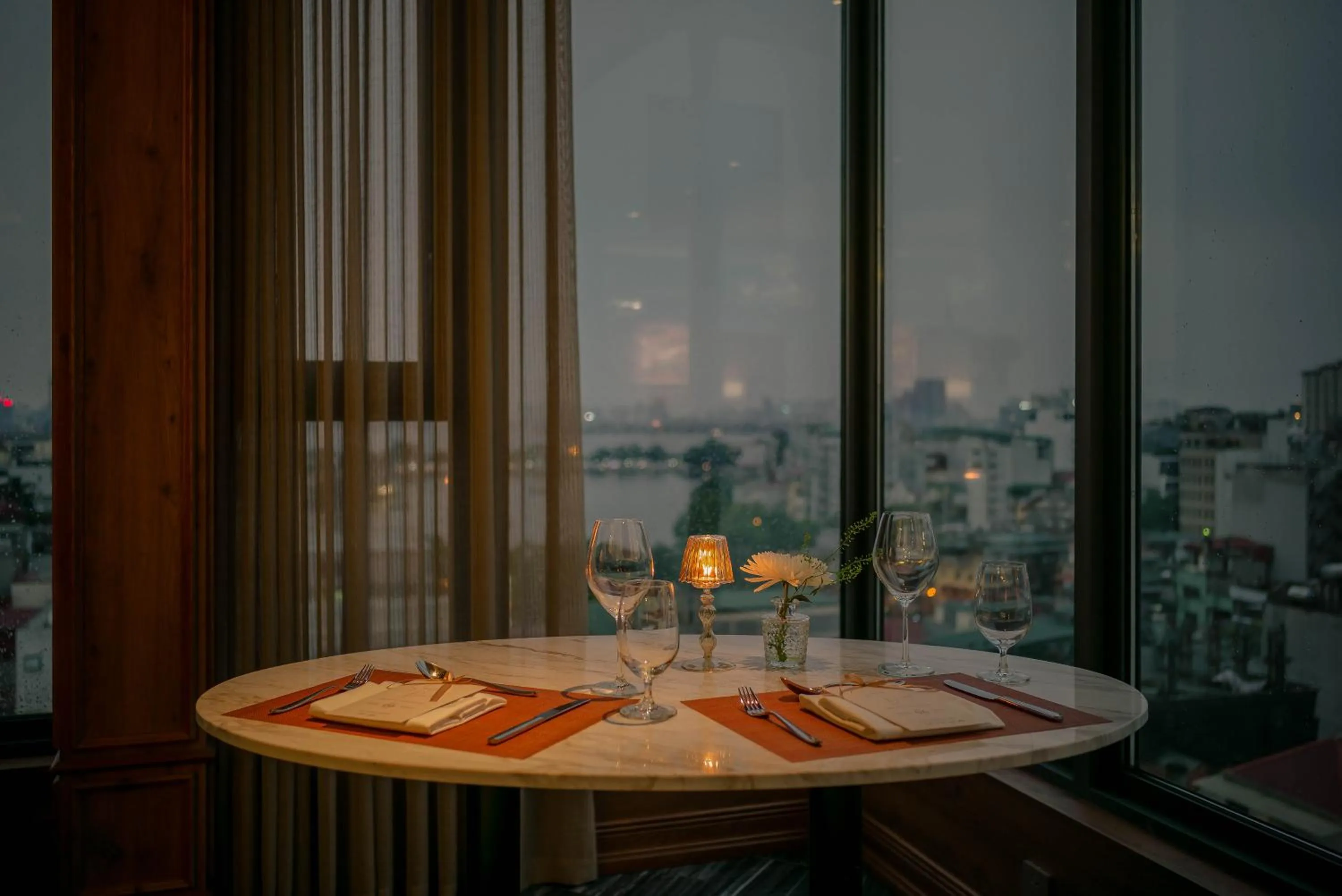 Restaurant/places to eat in Le Jardin Hotel Haute Couture