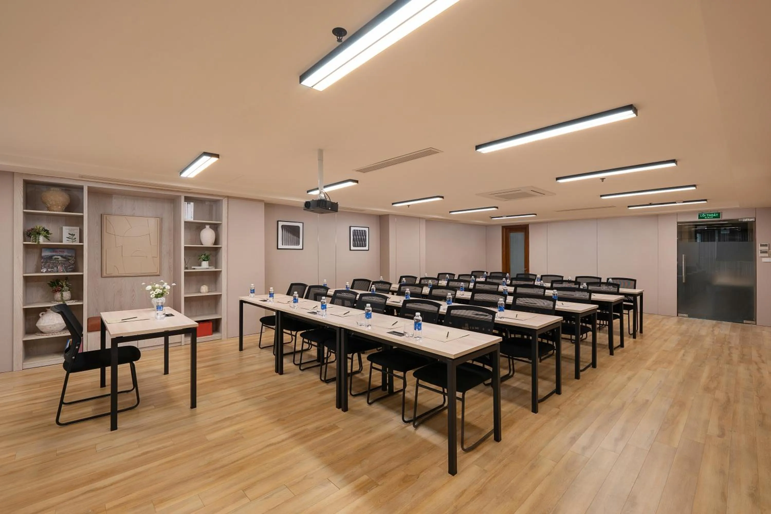 Meeting/conference room in Le Jardin Hotel Haute Couture