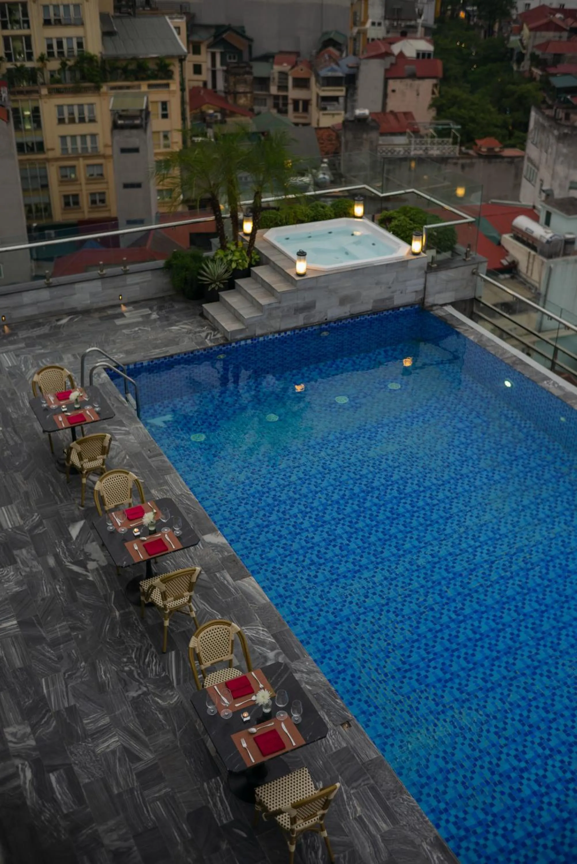 Swimming pool in Le Jardin Hotel Haute Couture