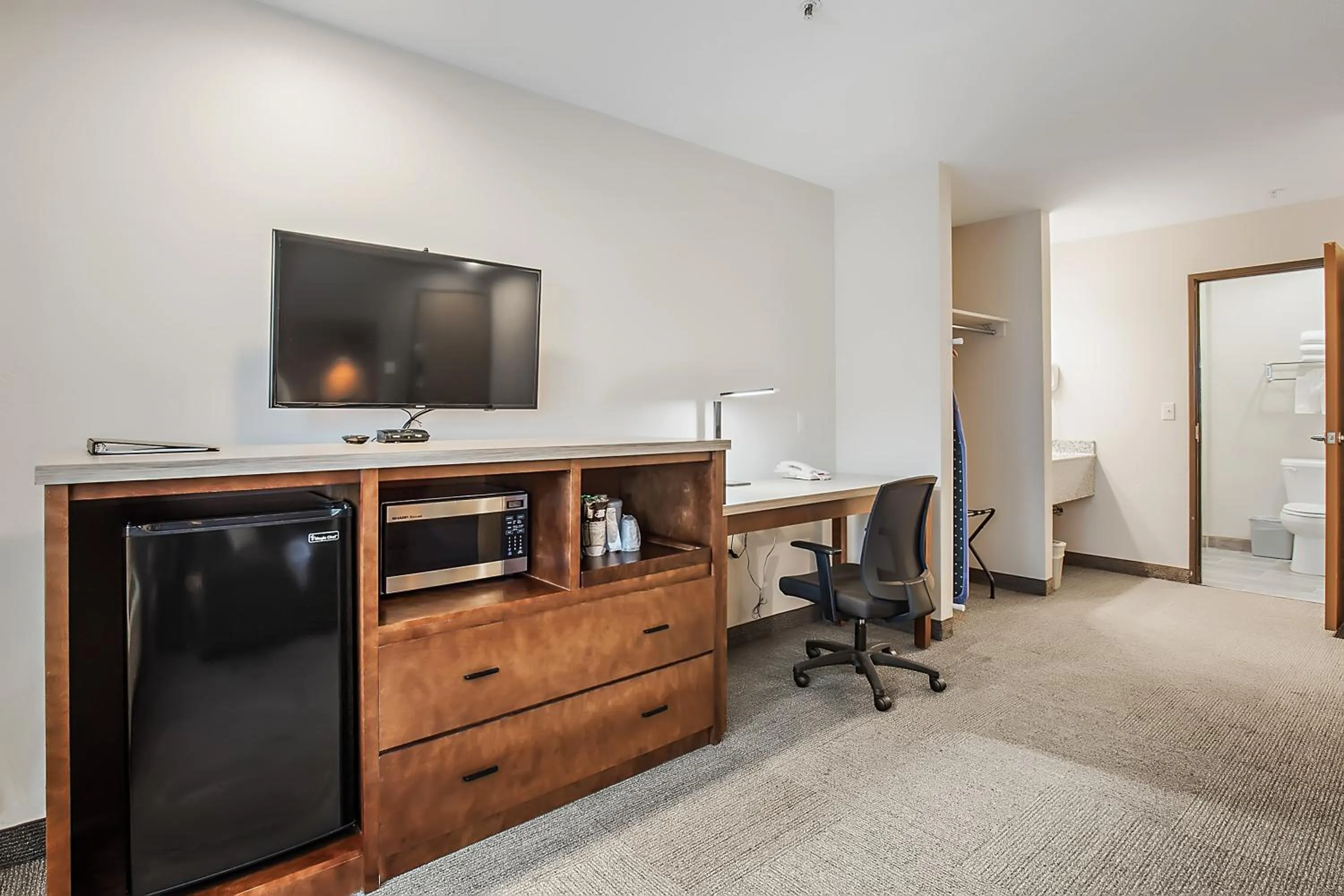 TV and multimedia in Third Street Inn