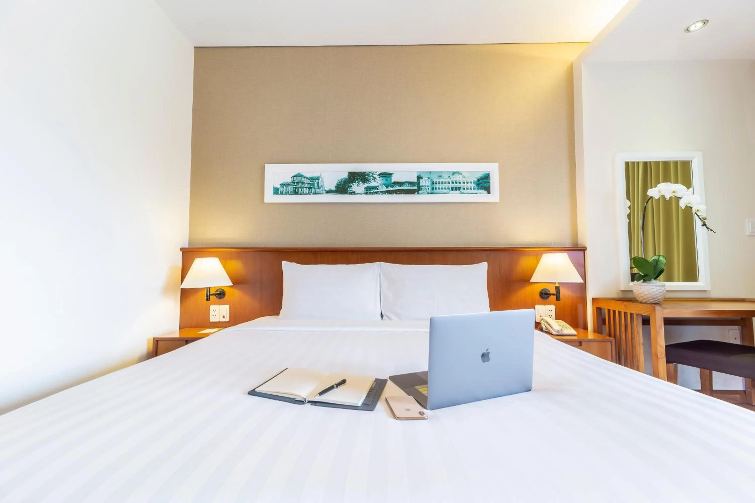 Photo of the whole room, Bed in Saigon Hotel