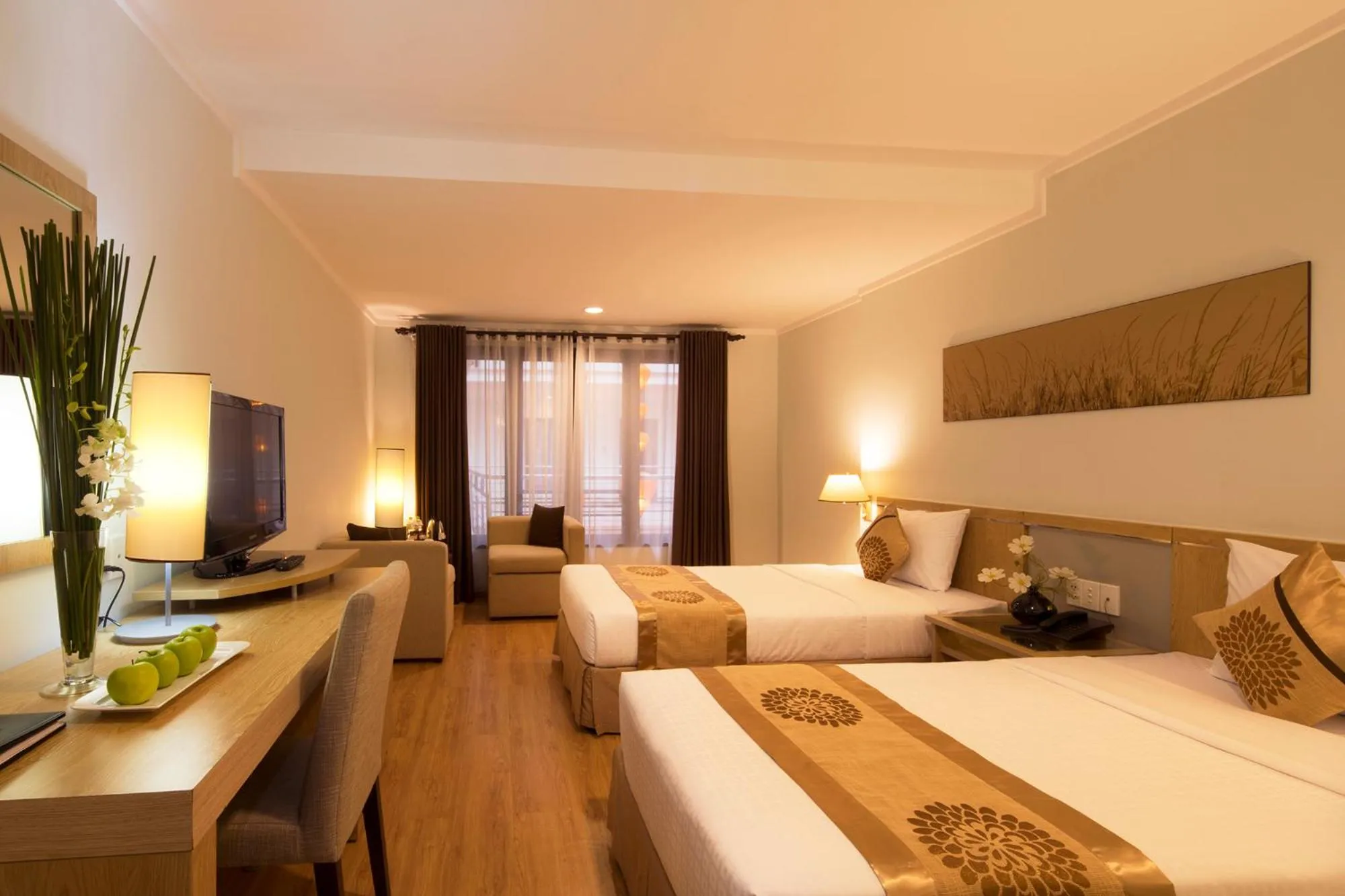 Bed in Vien Dong Hotel - Near Bui Vien Walking Street