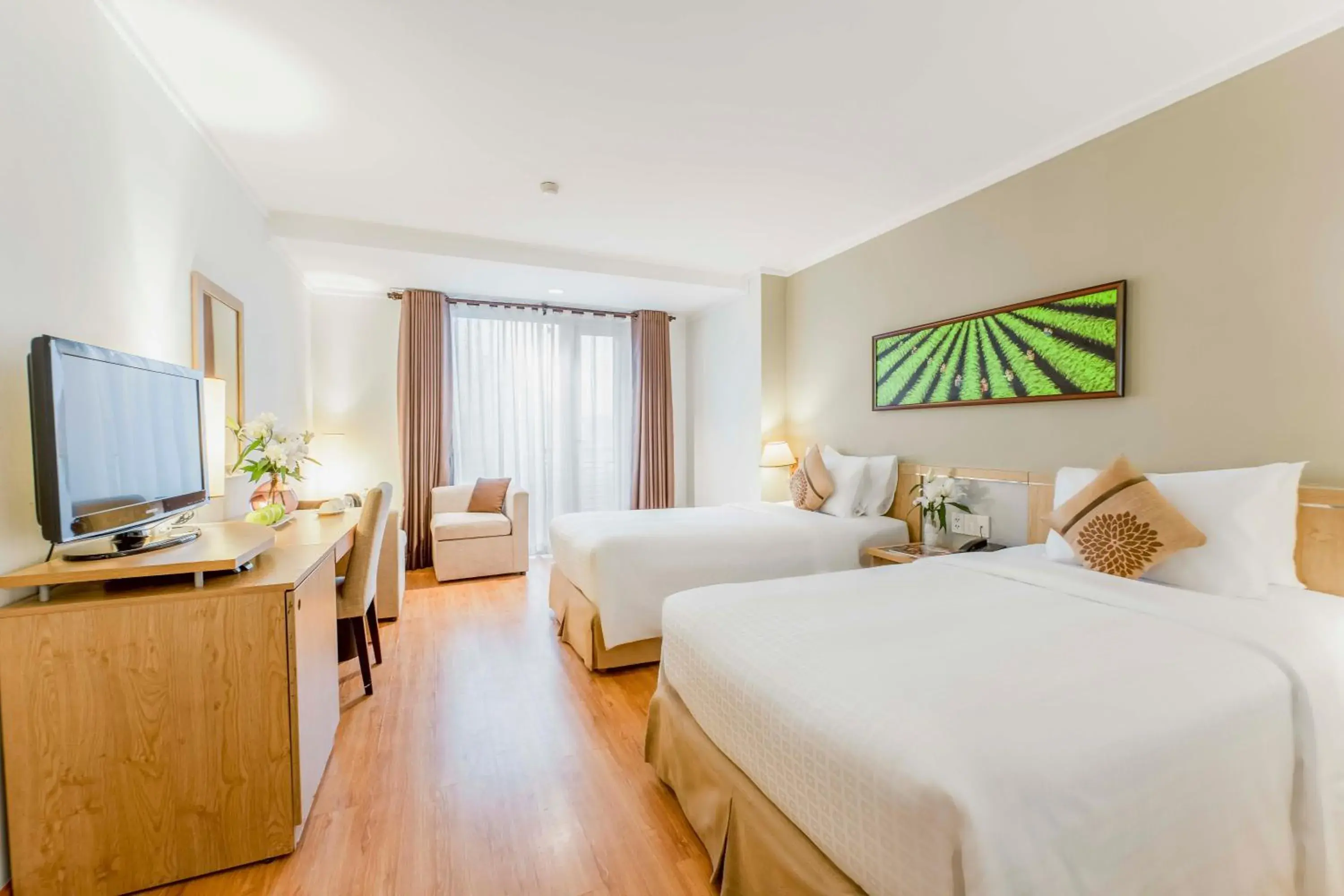 Deluxe Parkview Twin with city view - single occupancy in Vien Dong Hotel - Near Bui Vien Walking Street Deluxe Parkview Twin with city view - single occupancy in Vien Dong Hotel - Near Bui Vien Walking Street